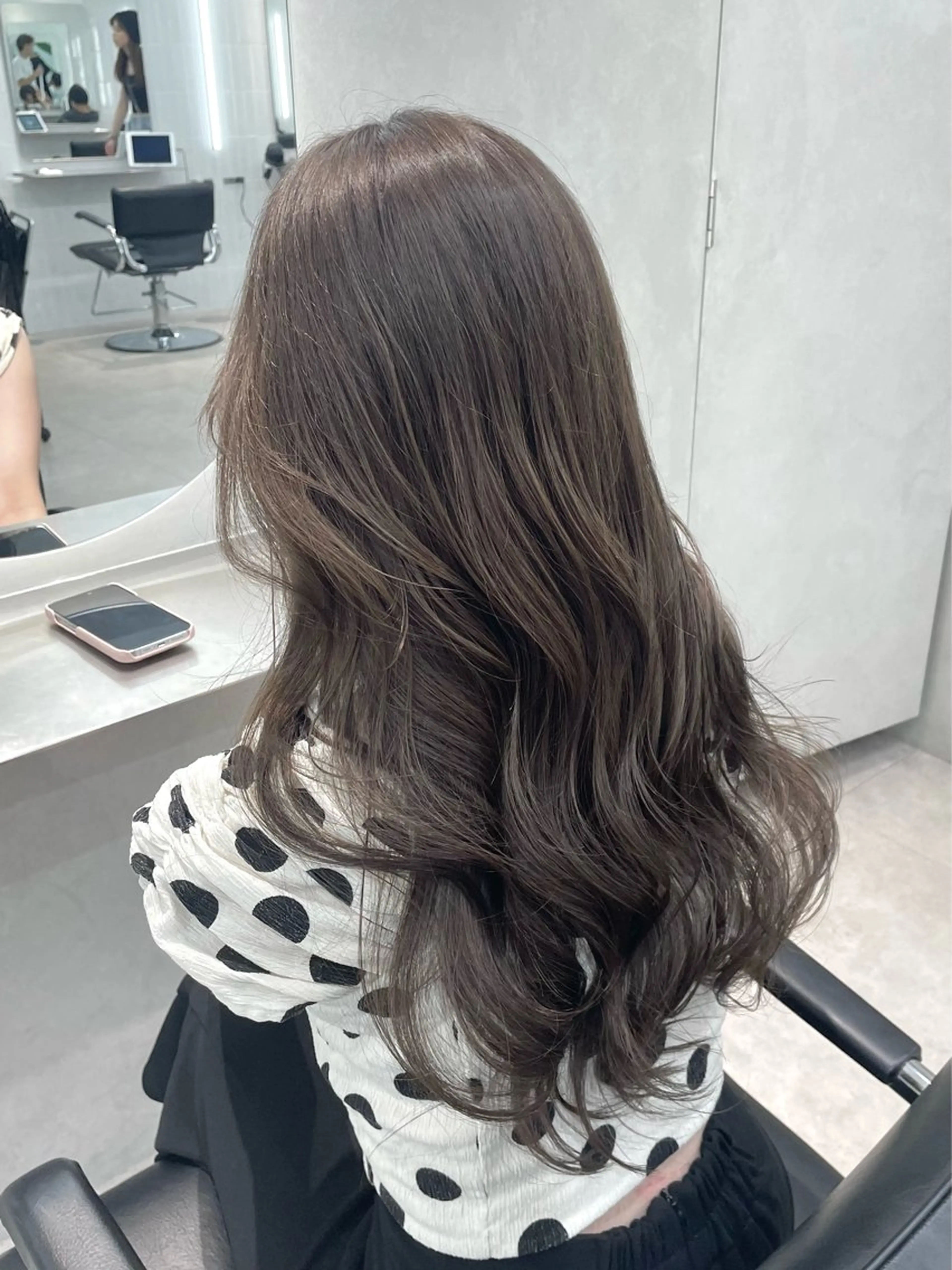 ロング カラー アッシュ アッシュブラウン ベージュカラー ブラウンカラー 透明感カラー ヘアカラー 表参道/透明感 グレージュ/ブラウンのヘアスタイル