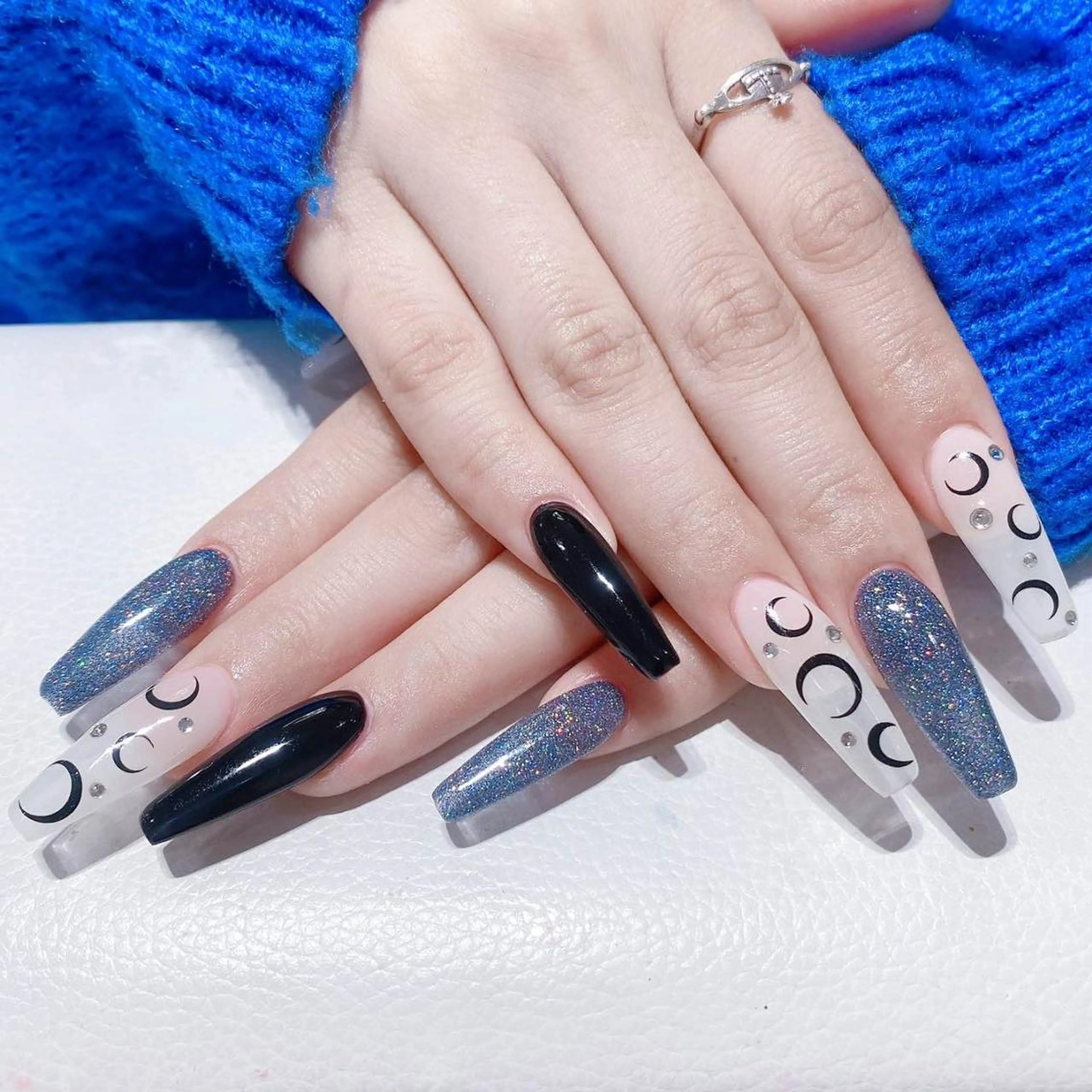 ネイル 長さ出し ネイルチップ Queens PUPUのネイルデザイン