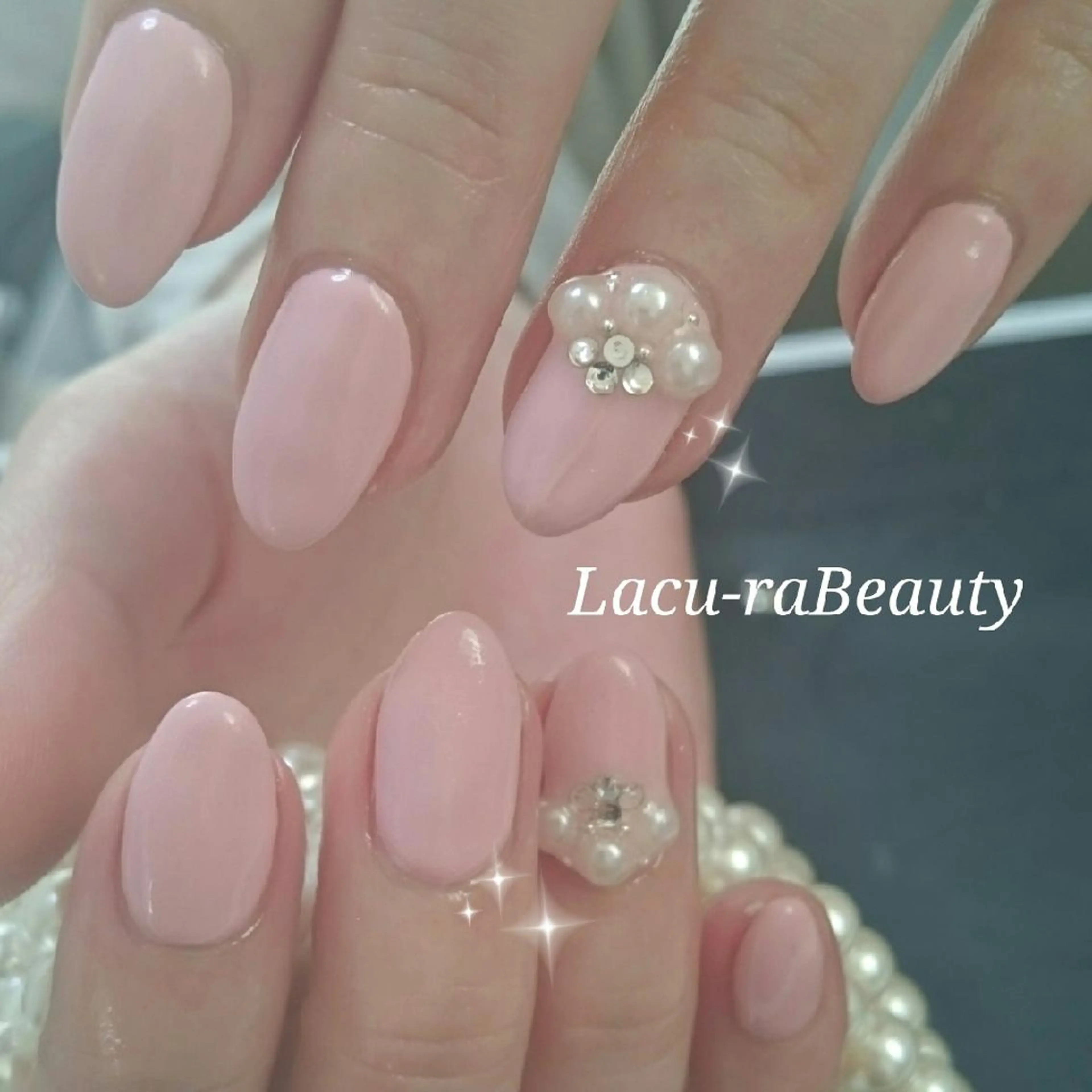 ネイル 小顔と腸の専門店 ラクーラビューティのエステ・リラクイメージ