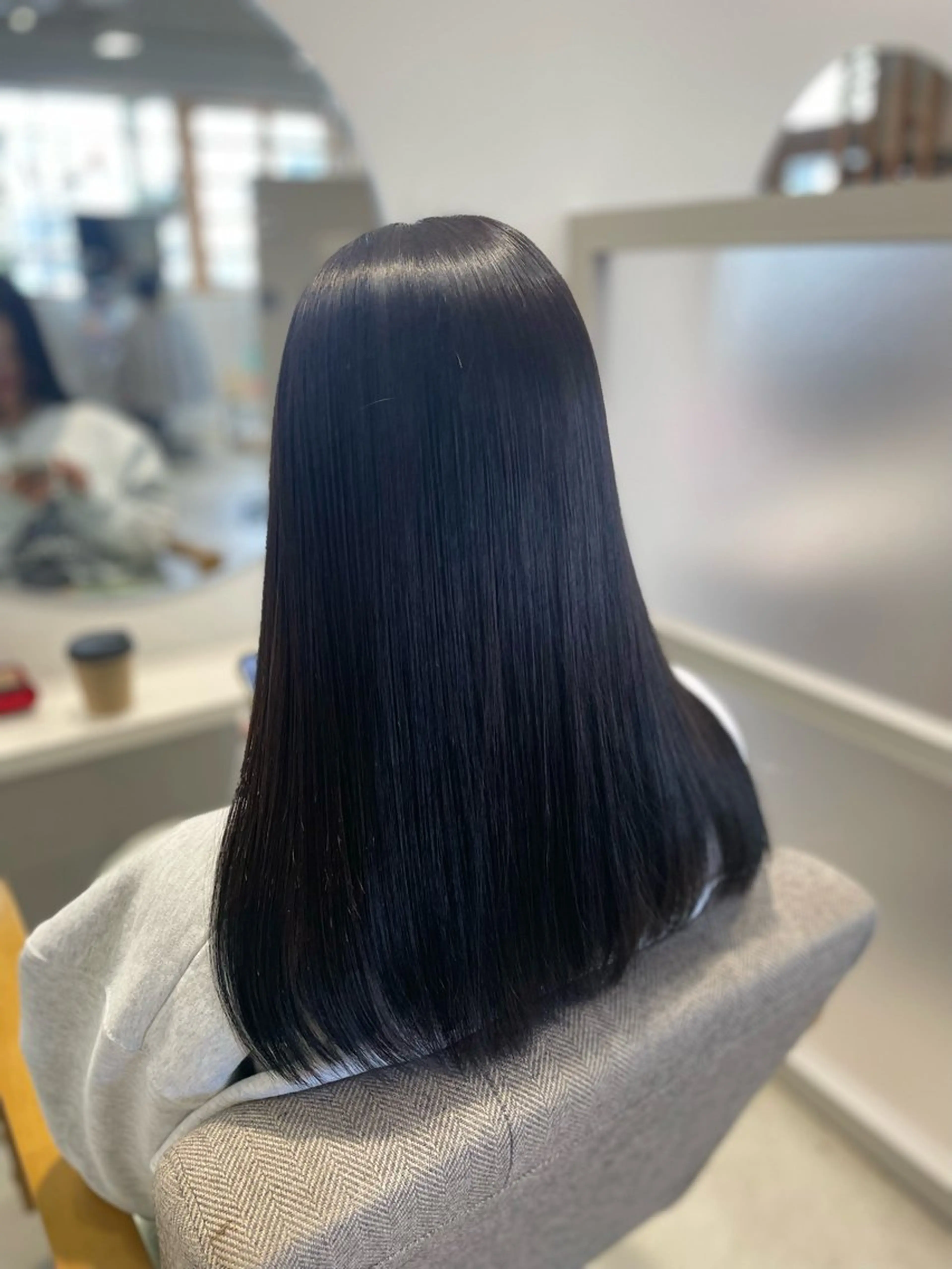 セミロング カラー カット ヘアカラー チグサ ミウのヘアスタイル