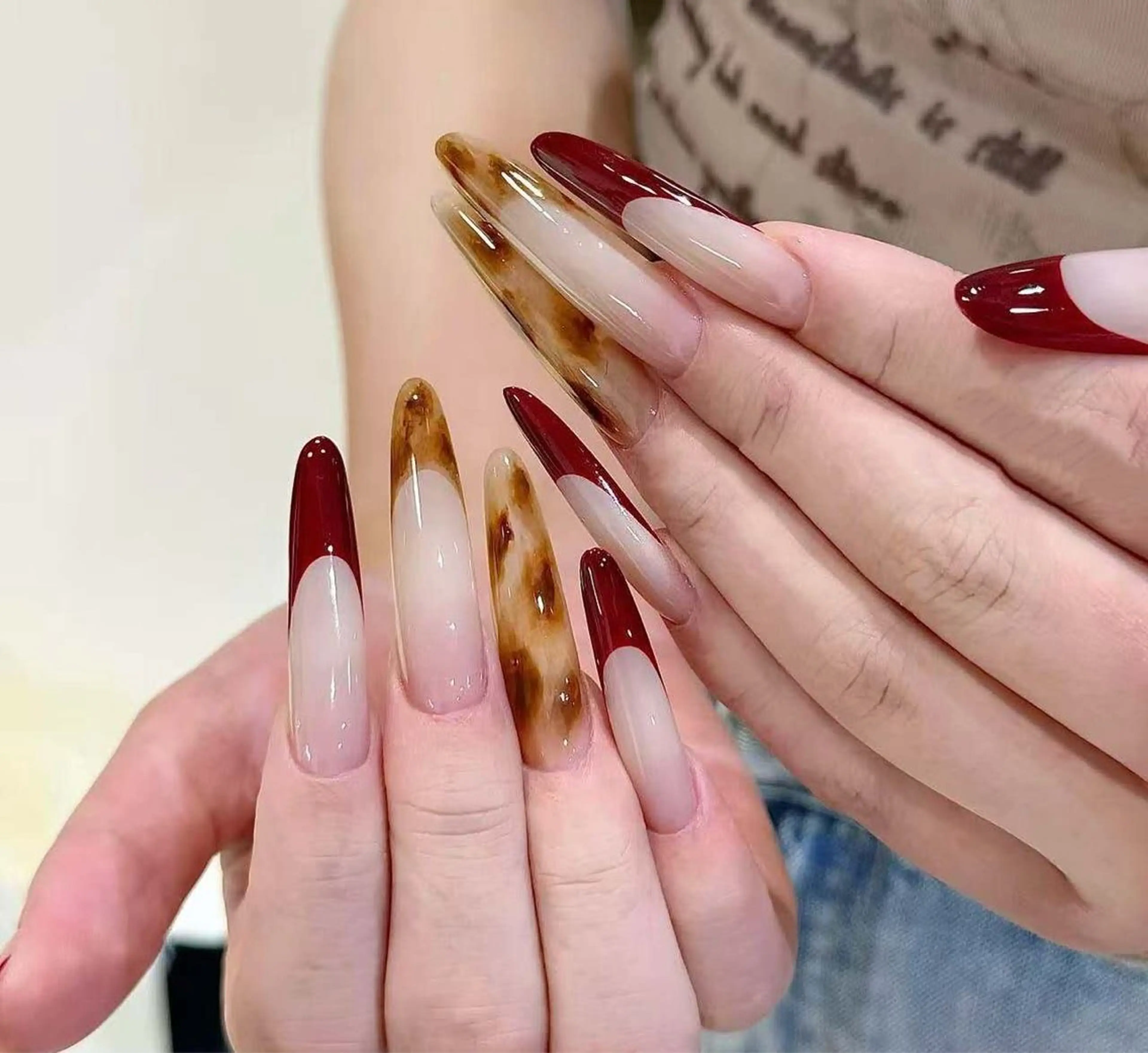 ネイル オーロラネイル フラワーネイル フットネイル フレンチネイル ジェルネイル ハンドネイル 相沢 さやかのネイルデザイン