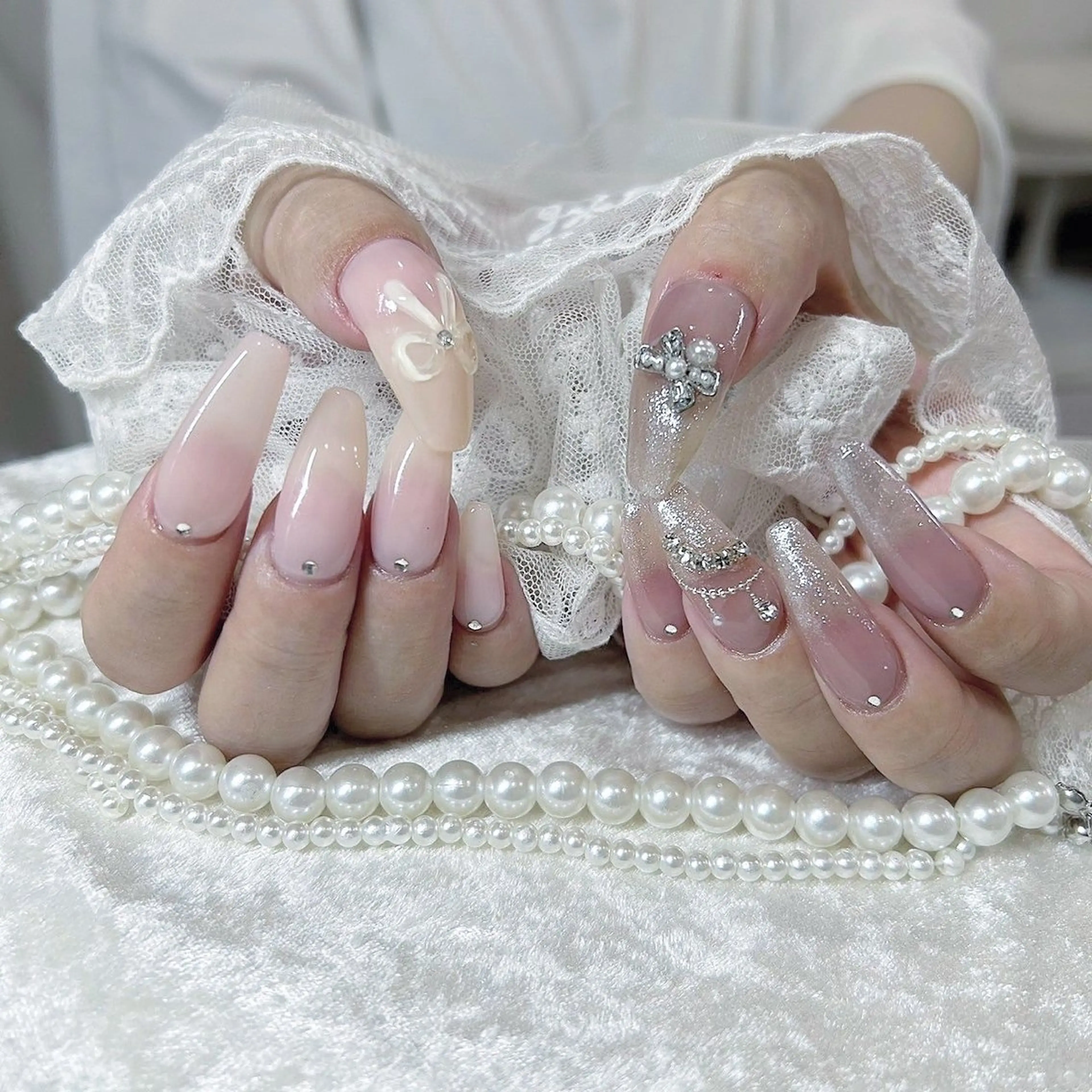 ネイル アートネイル 長さ出し フットネイル 韓国ネイル マグネットネイル ハンドネイル フットネイル Minami 🍓のネイルデザイン