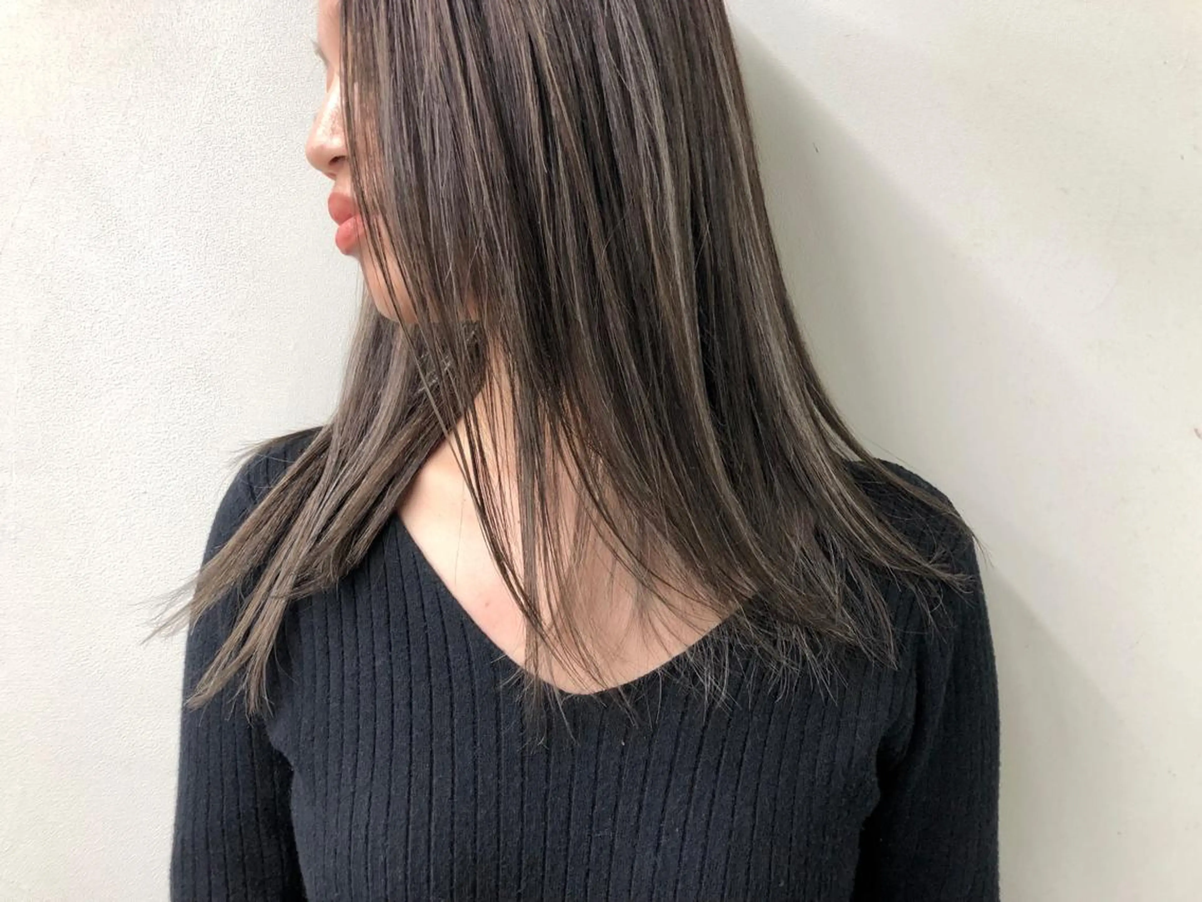 セミロング ハイライト 小澤大輔 YOLO hairのヘアスタイル