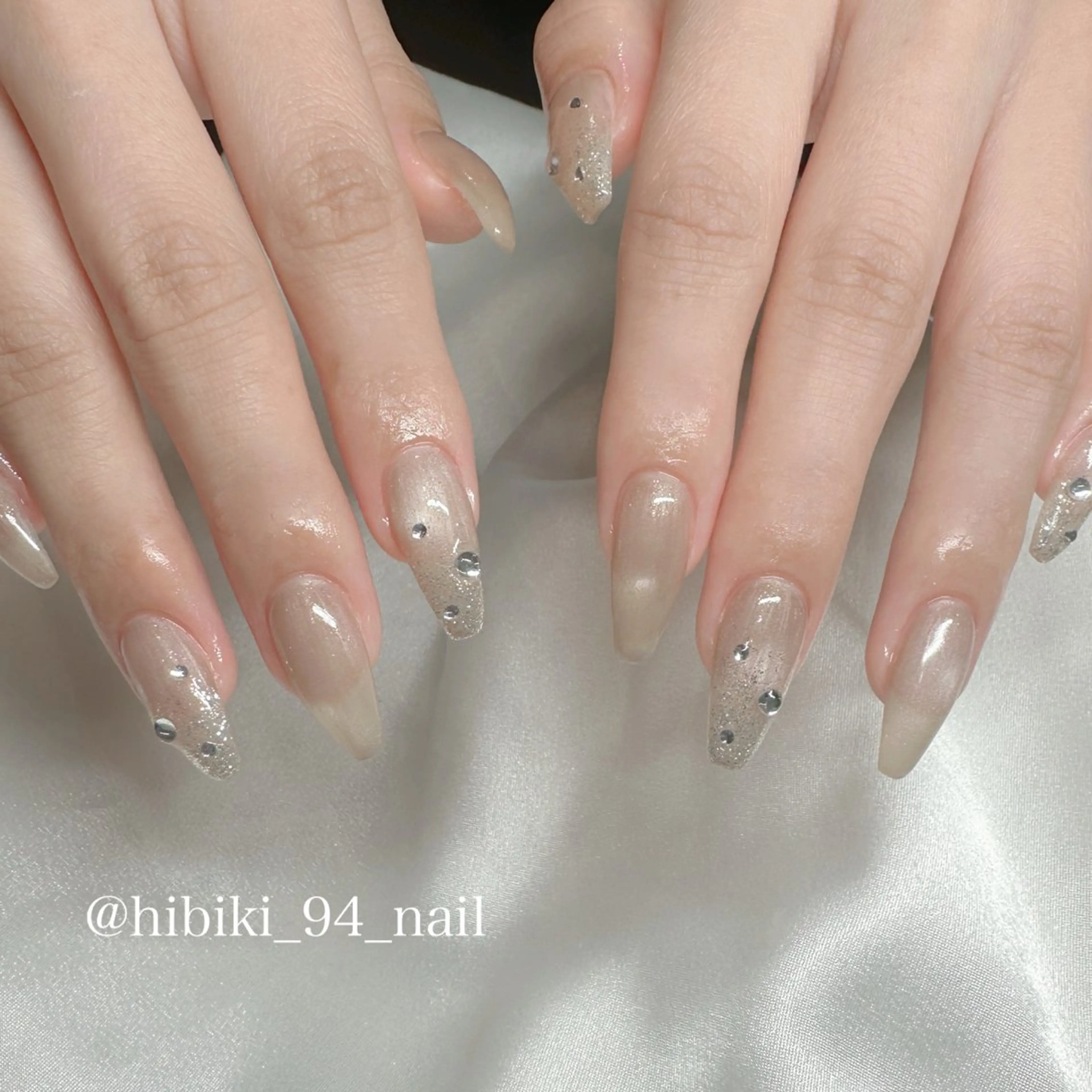 ネイル マグネットネイル オフィスネイル ワンカラーネイル シンプルネイル ハンドネイル L'oeillet所属・L'oeillet HIBIKIのネイルデザイン