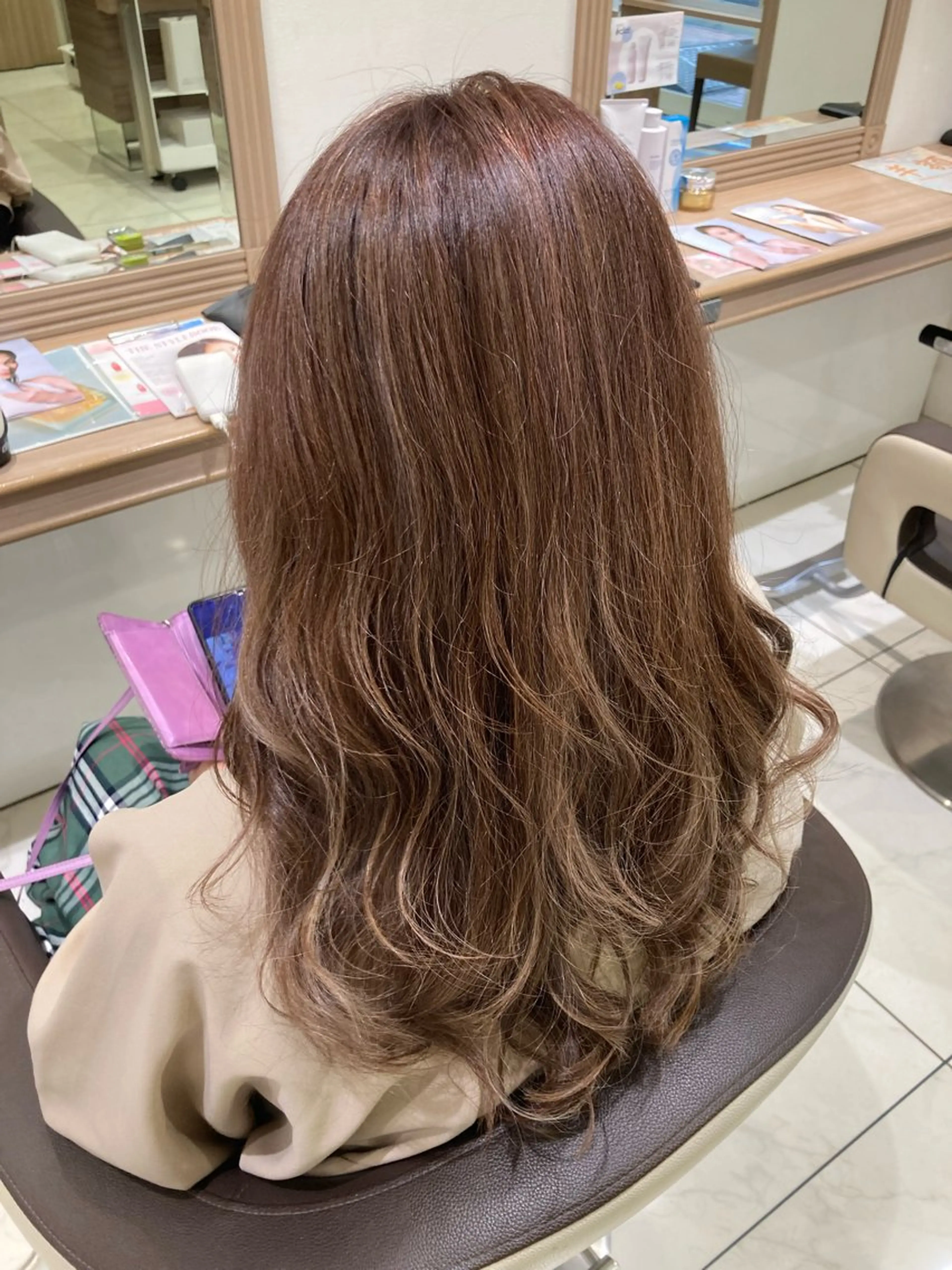 セミロング カット ヘアカラー パーマ 縮毛矯正 トリートメント 髪質改善 阪口 雄佑のヘアスタイル