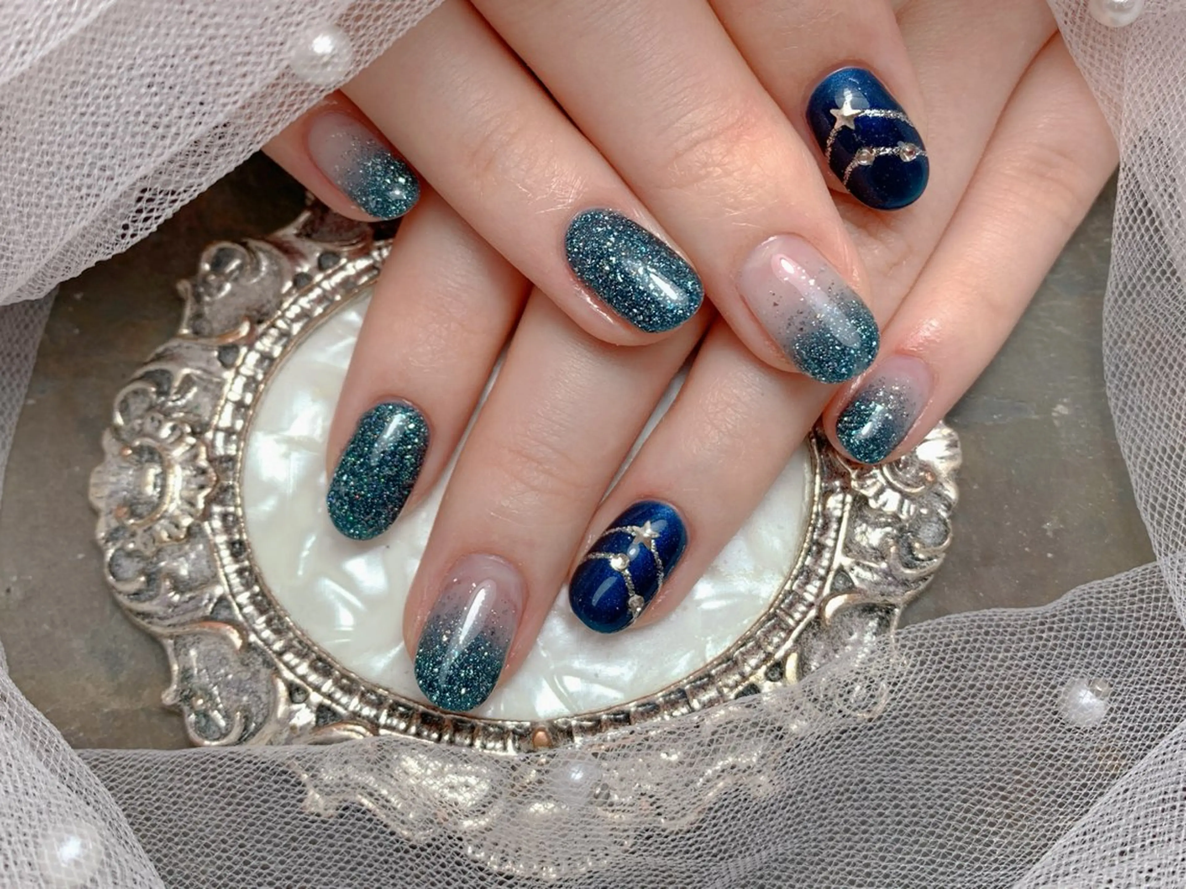 ネイル ハンドネイル マジックミラー所属・マジック ミラーのネイルデザイン