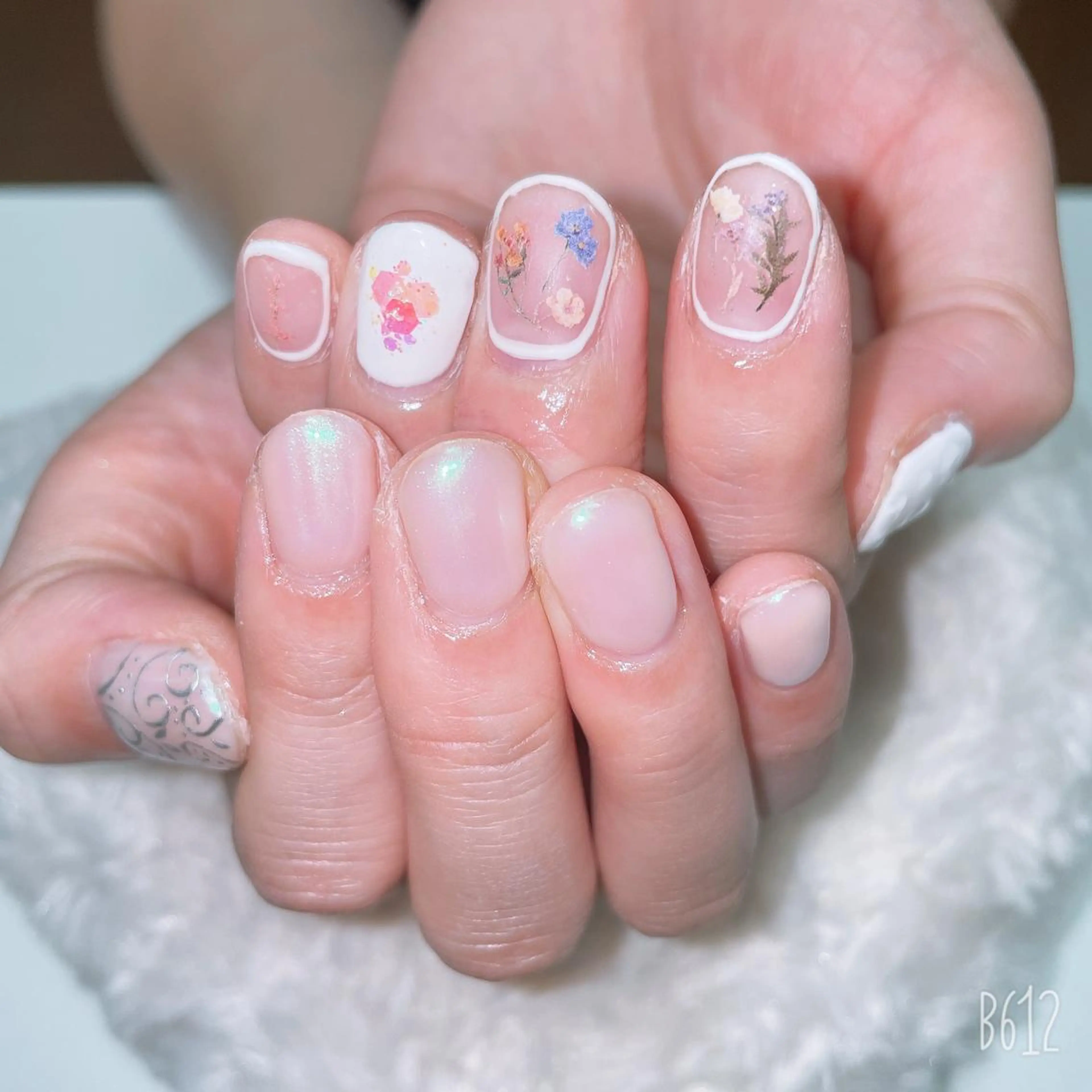 ネイル The Best Beauty受付担当のヘアスタイル