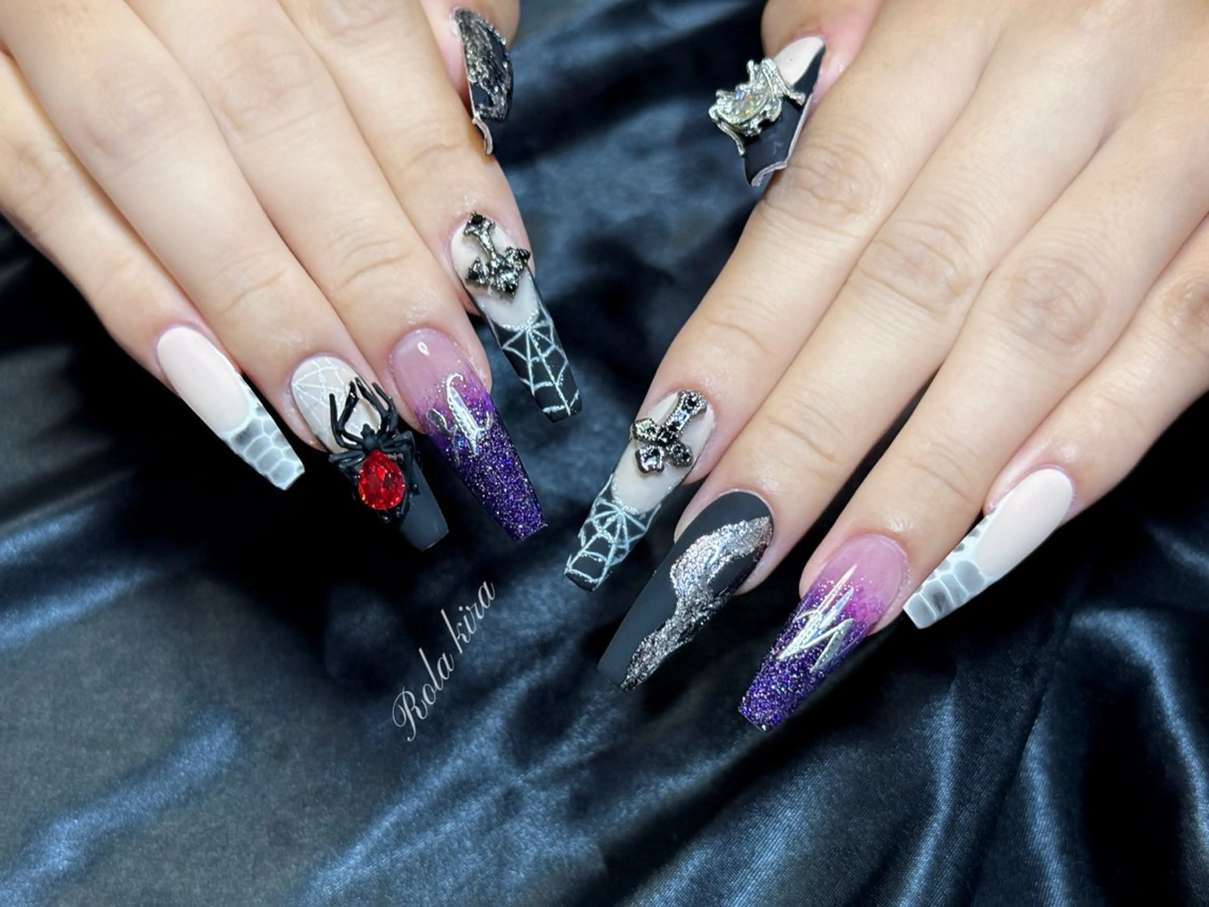 ロング ハロウィン 韓国風ヘア Rola kira nail salon所属・Rola kira 麗のネイルデザイン