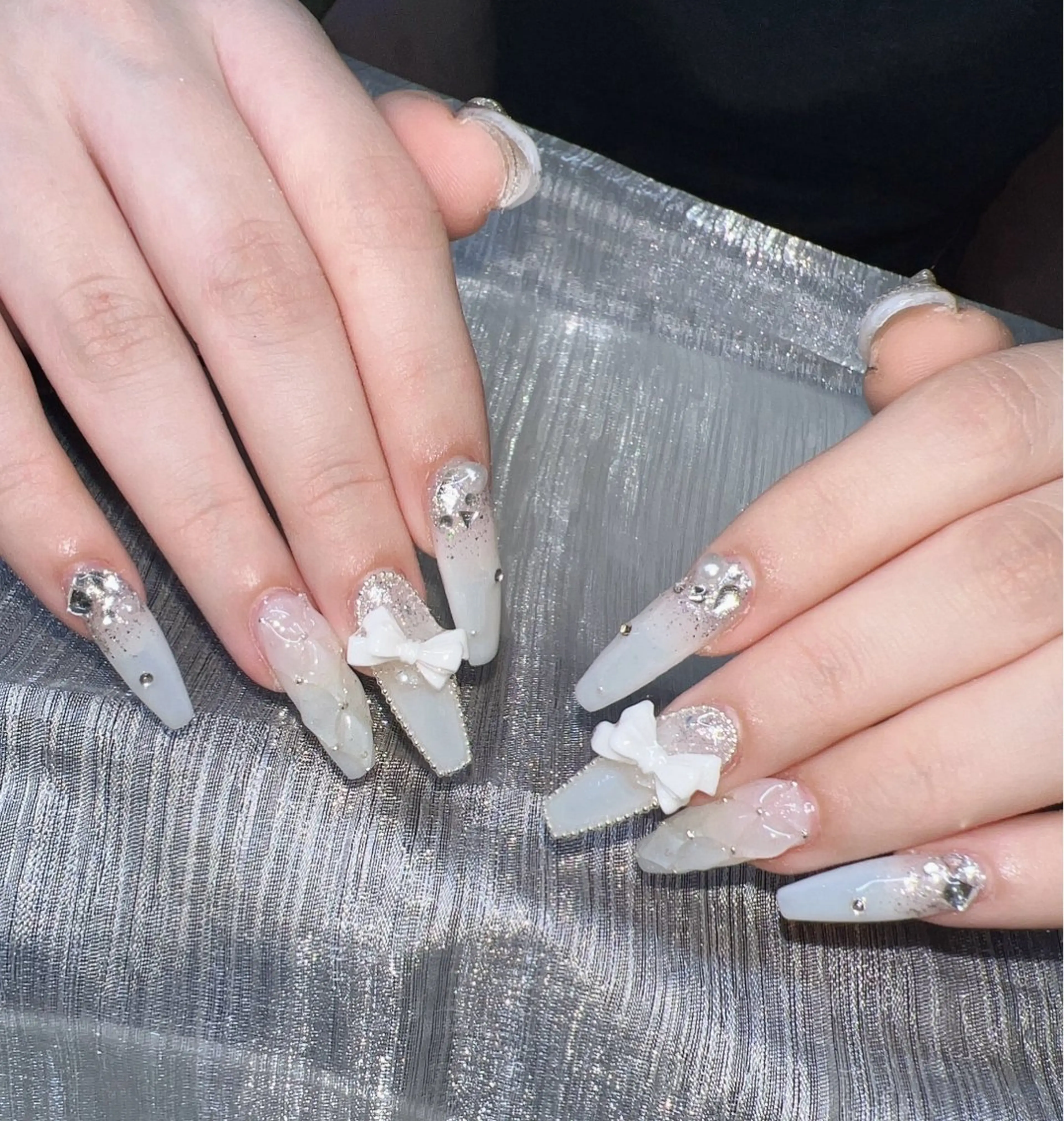 ネイル オーロラネイル チークネイル 長さ出し フットネイル フレンチネイル ハンドネイル Lee Nailsのネイルデザイン