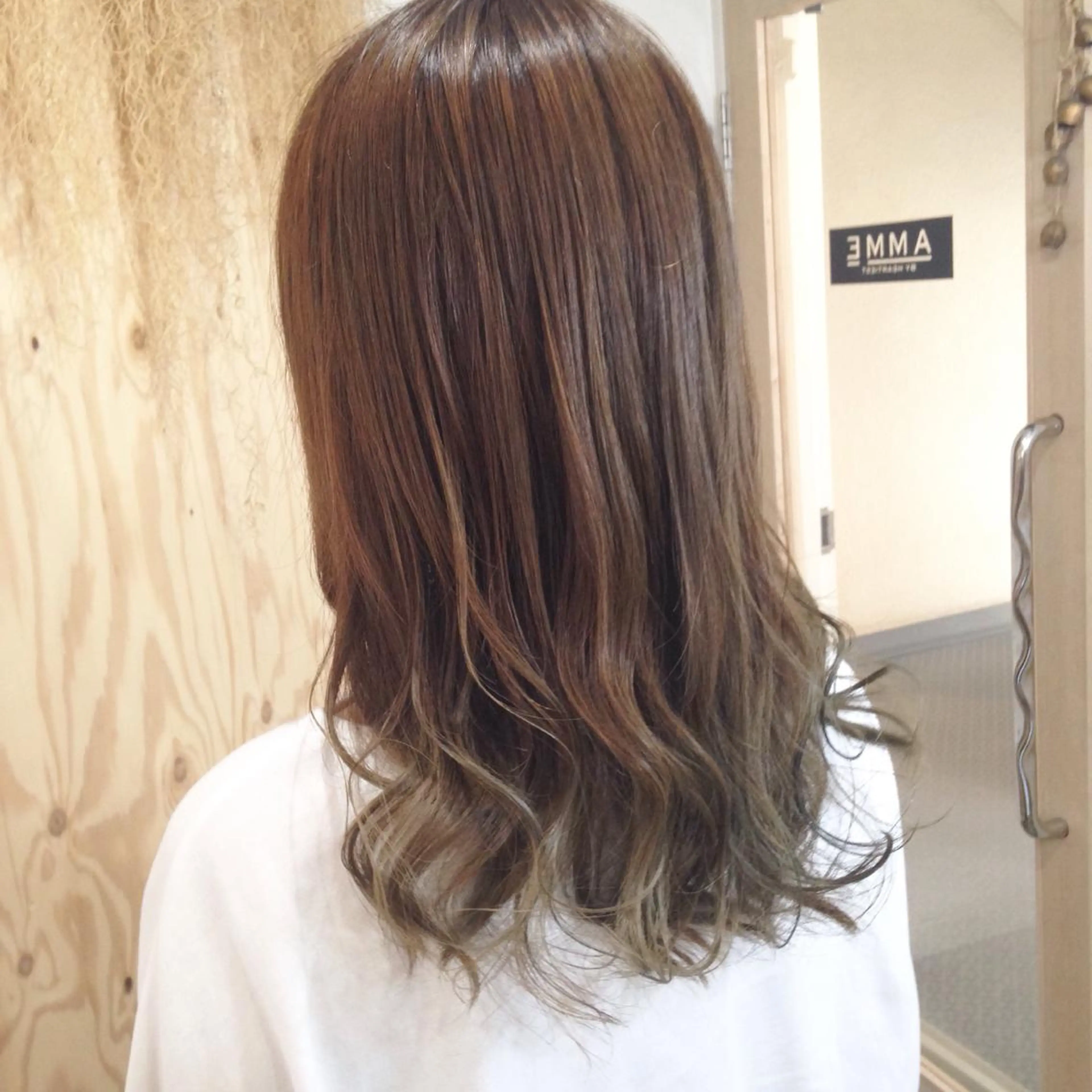 セミロング カラー アッシュ グラデーションカラー ハイライトカラー ハイライト 💎髪質改善💎 デザイナーshinのヘアスタイル