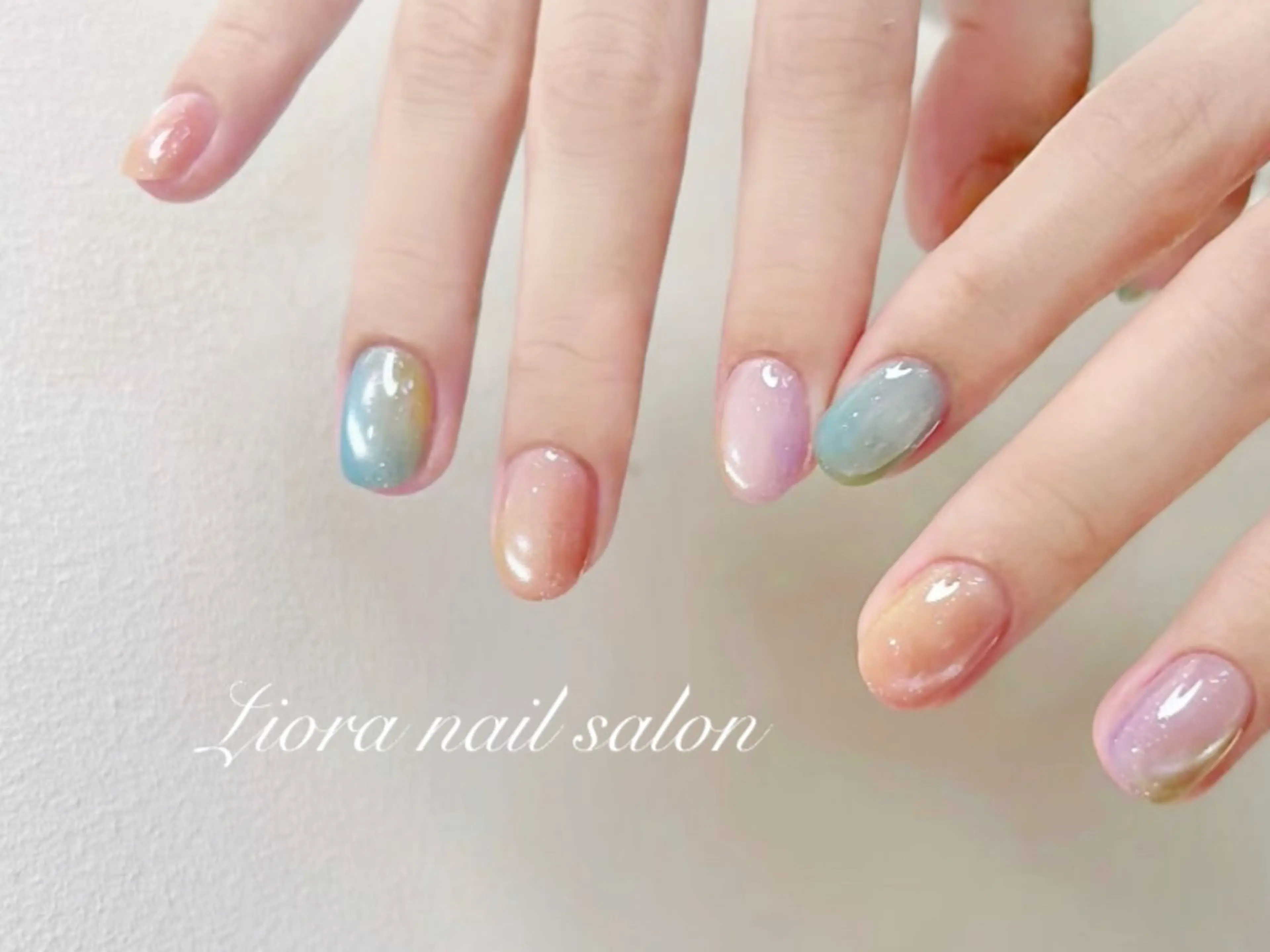 ネイル フレンチネイル ジェルネイル ガーリー グラデーション キラキラネイル ハンドネイル Liora nail 1のネイルデザイン