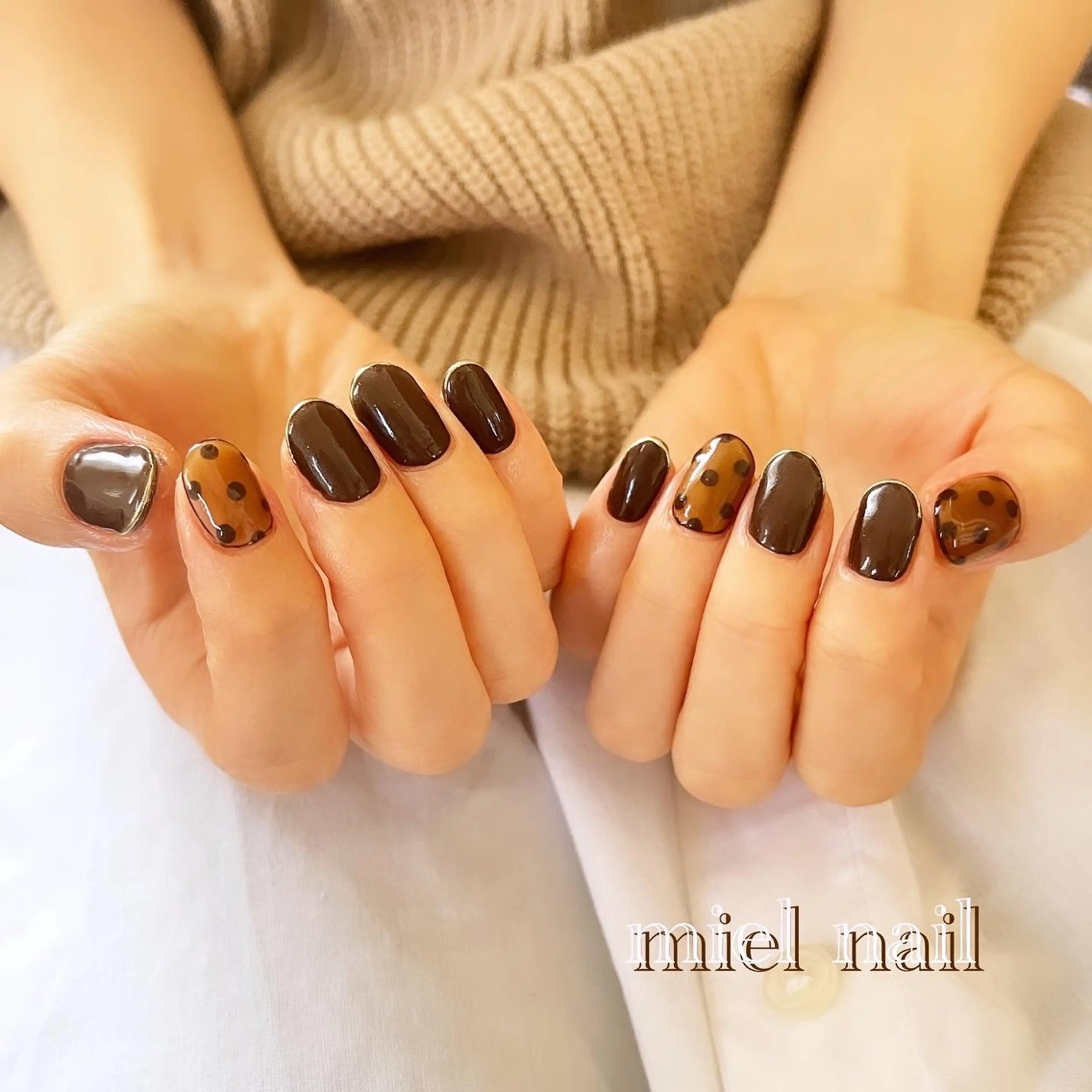 ネイル ドット ガーリー ミラーネイル 冬ネイル ハンドネイル miel nailのネイルデザイン