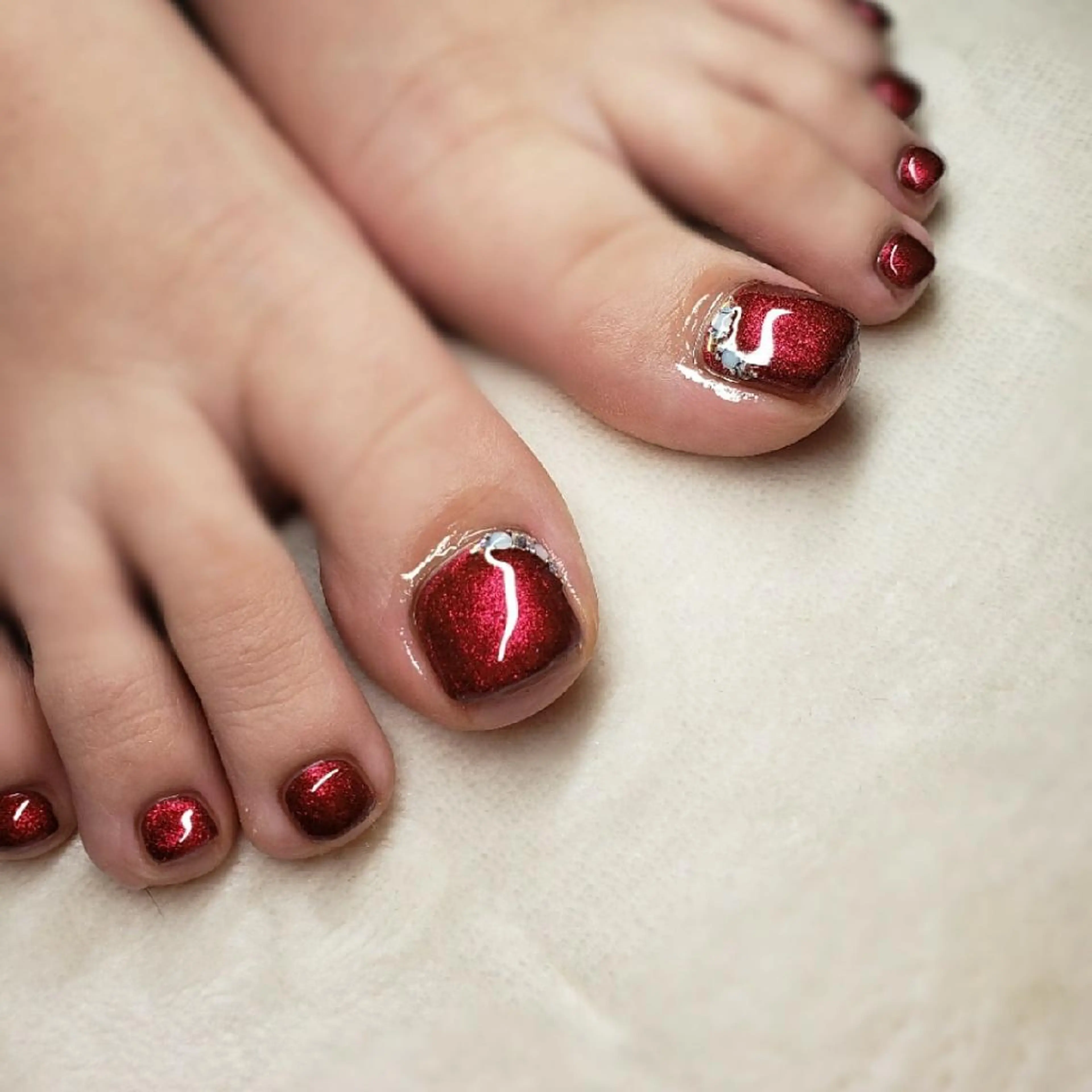 ネイル フットネイル 赤色 Nail salon Coco所属・Nail salon Coco【溝の口駅】のネイルデザイン