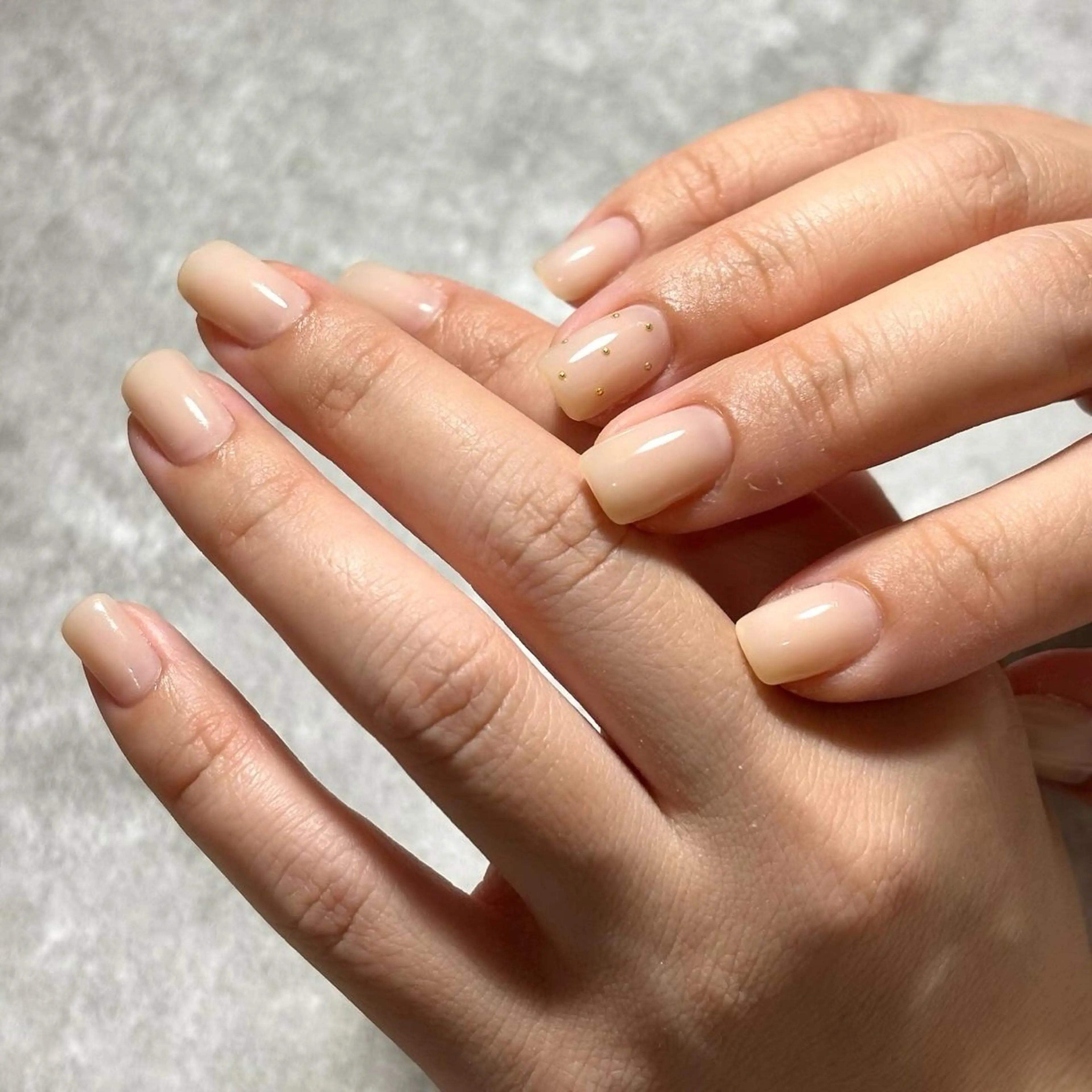 ネイル シンプルネイル ネイルチップ ホワイト Elio所属・Elio 国泰寺のネイルデザイン