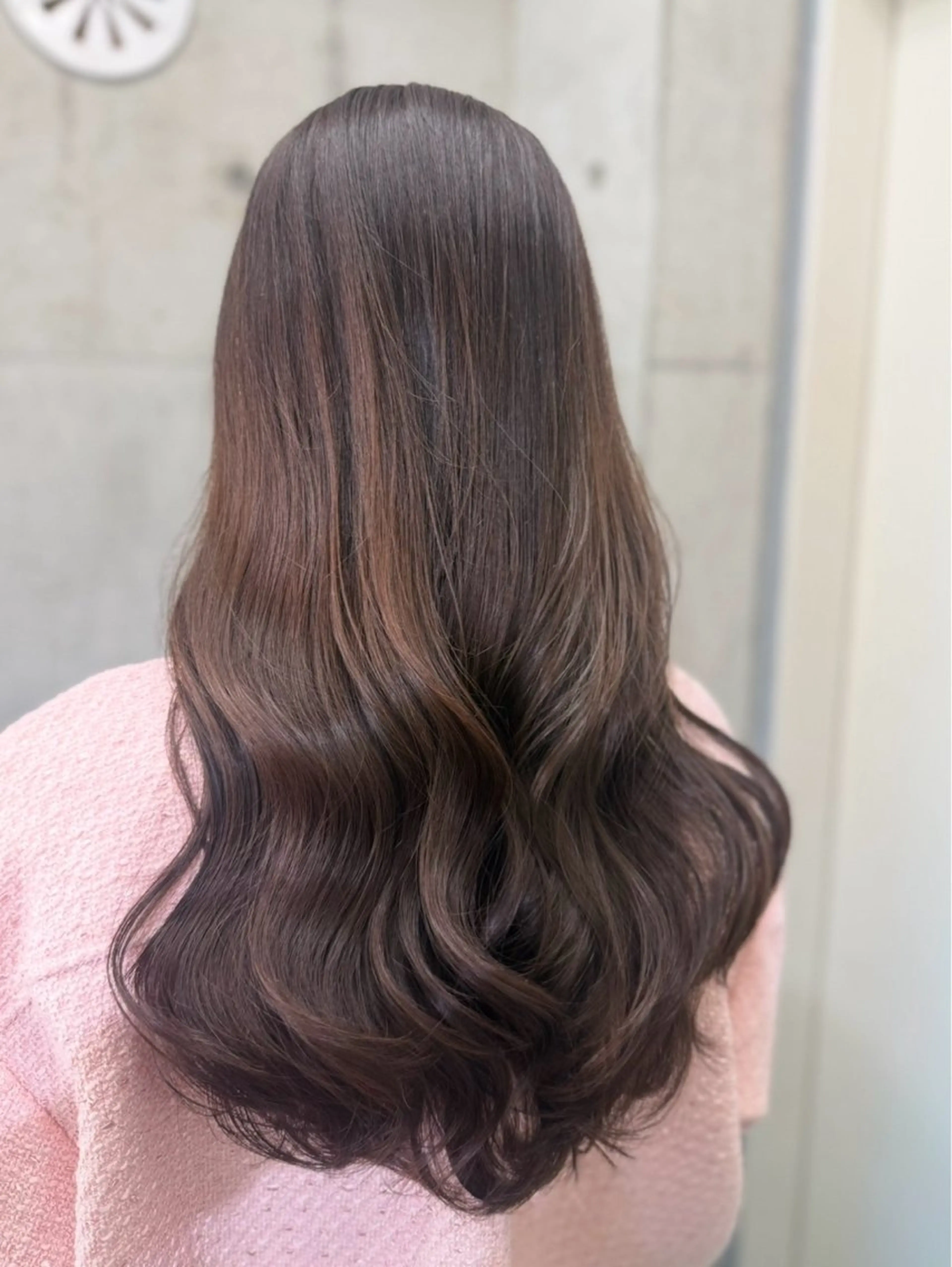 ロング カラー ヘアアレンジ ベージュカラー ブラウンカラー 透明感カラー 顔周りカット レイヤーカット カット ヘアカラー トリートメント 渋谷/韓国レイヤー/ シールエクステ ななのヘアスタイル