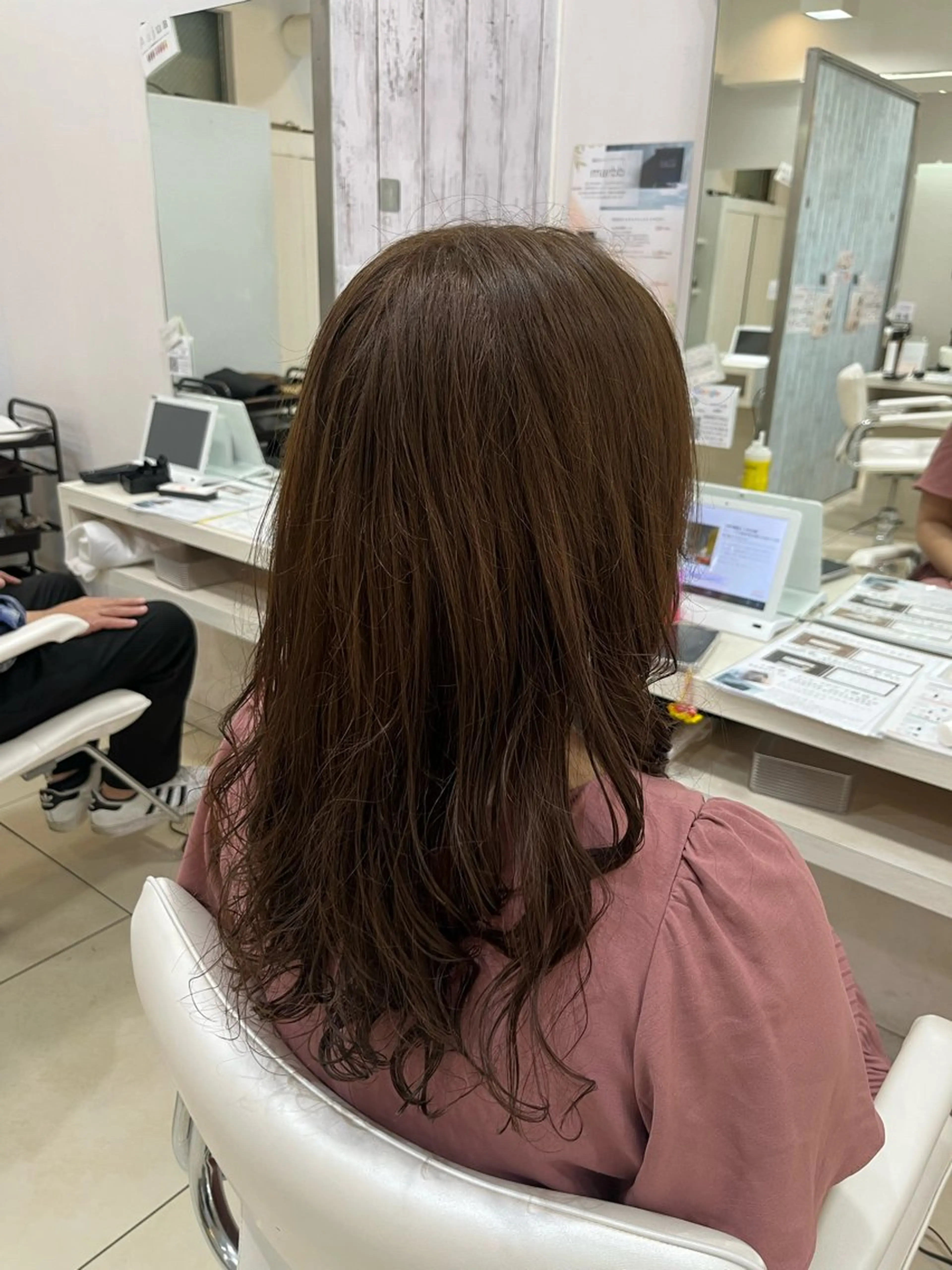 ロング カラー ベージュカラー ブリーチ ダブルカラー ブリーチなしカラー オリーブベージュ ヘアカラー トリートメント 🤎ベージュカラー/ 髪質改善/山岸🤎のヘアスタイル