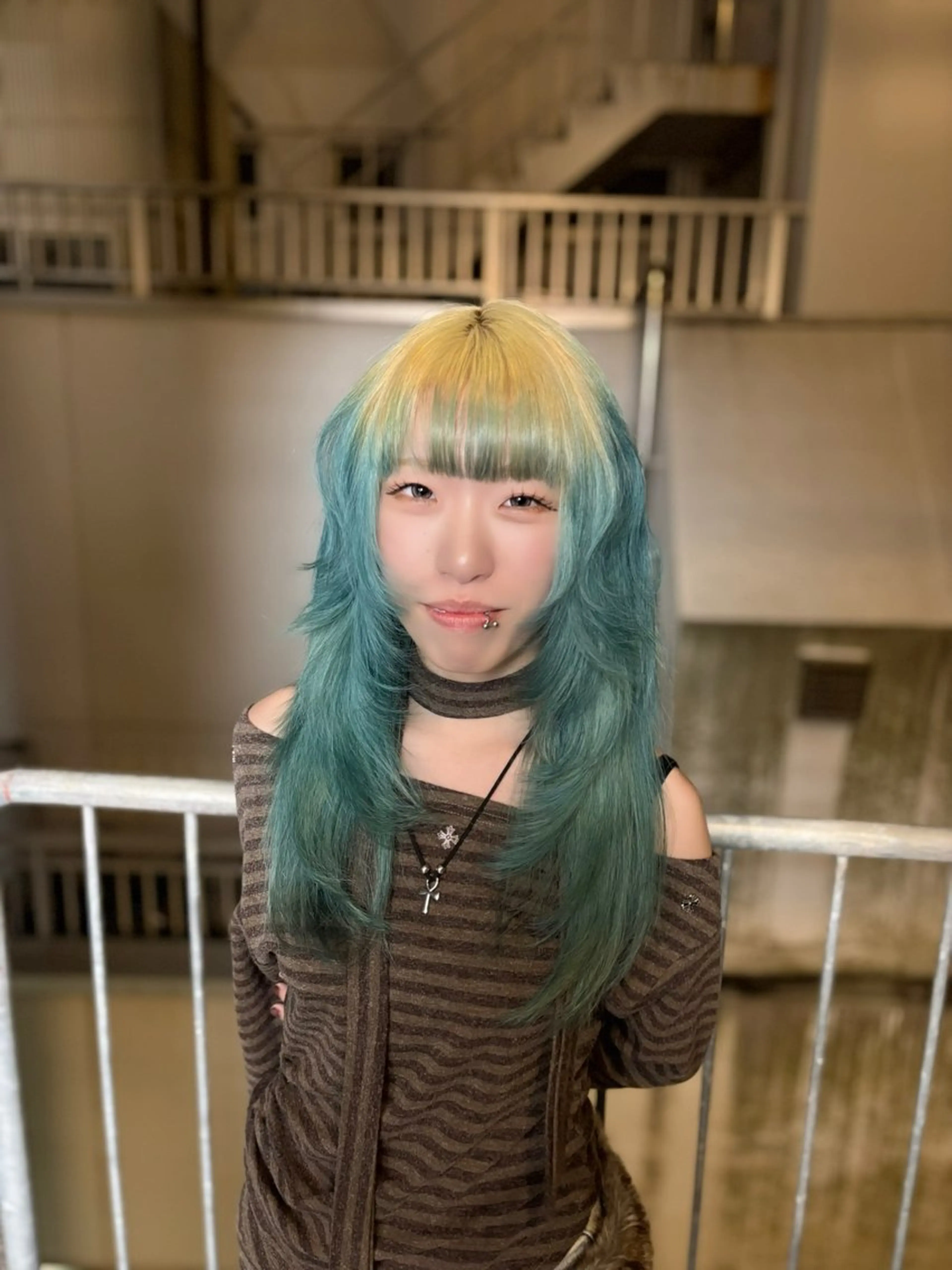 ミディアム カラー ヘアカラー トリートメント ハイトーン×デザイン 🪽🫧HIKARIのヘアスタイル