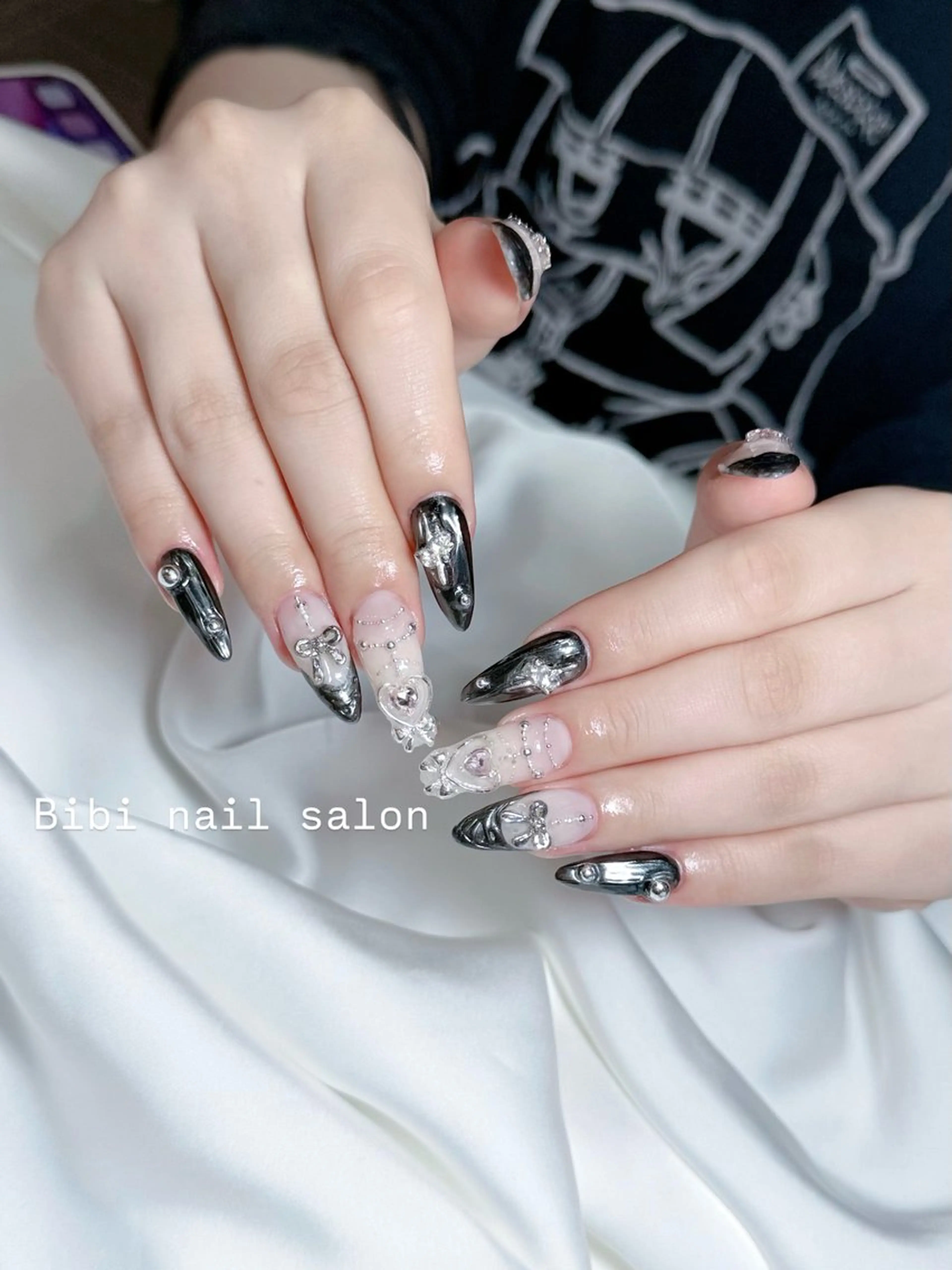 セミロング ハンドネイル Bibi beauty spa Osaka所属・Bibi nail Osakaのネイルデザイン