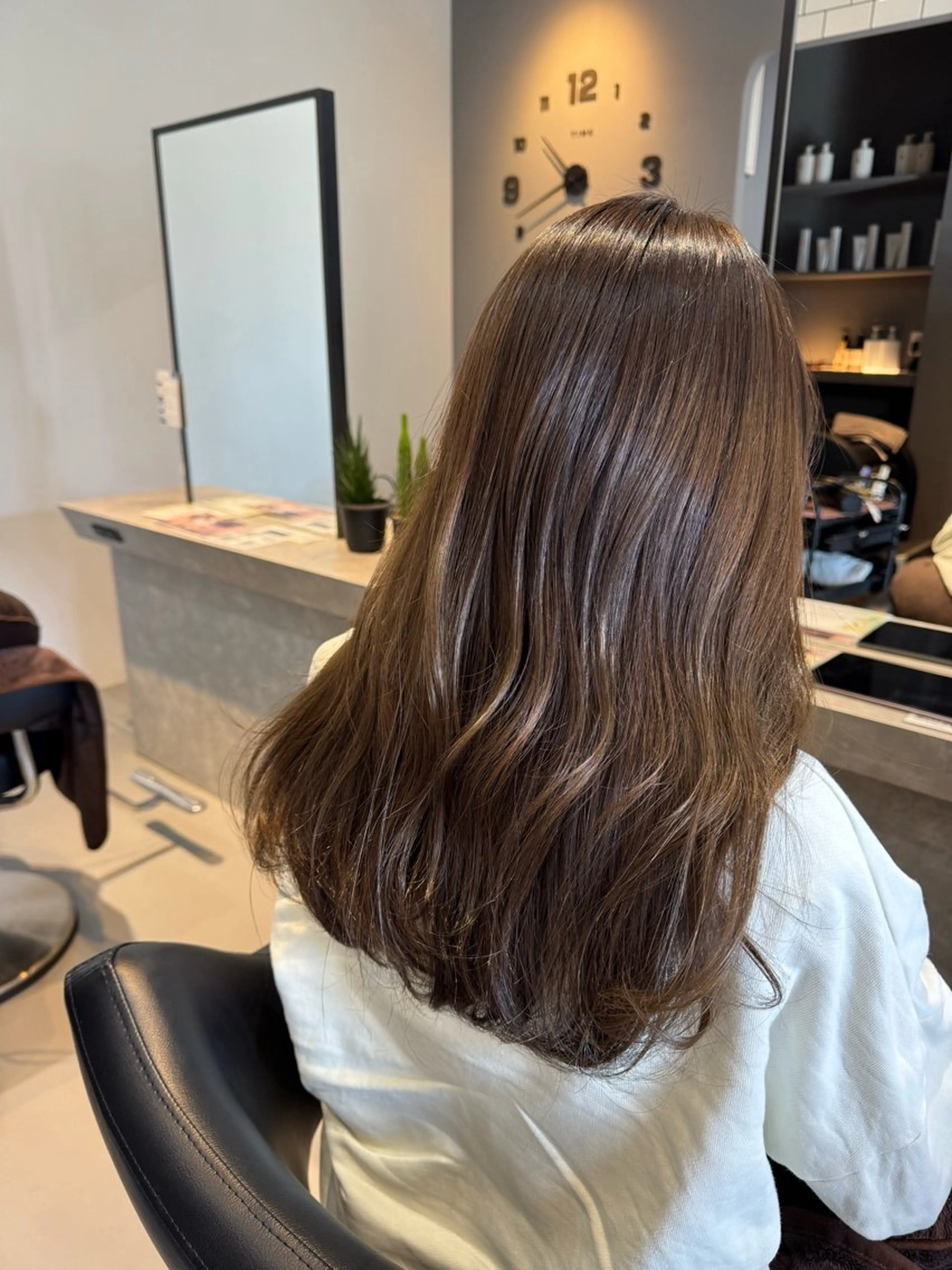 セミロング カラー アッシュ ベージュカラー ブリーチ 透明感カラー ブリーチなしカラー ヘアカラー トリートメント 髪質改善×艶カラー Haruのヘアスタイル