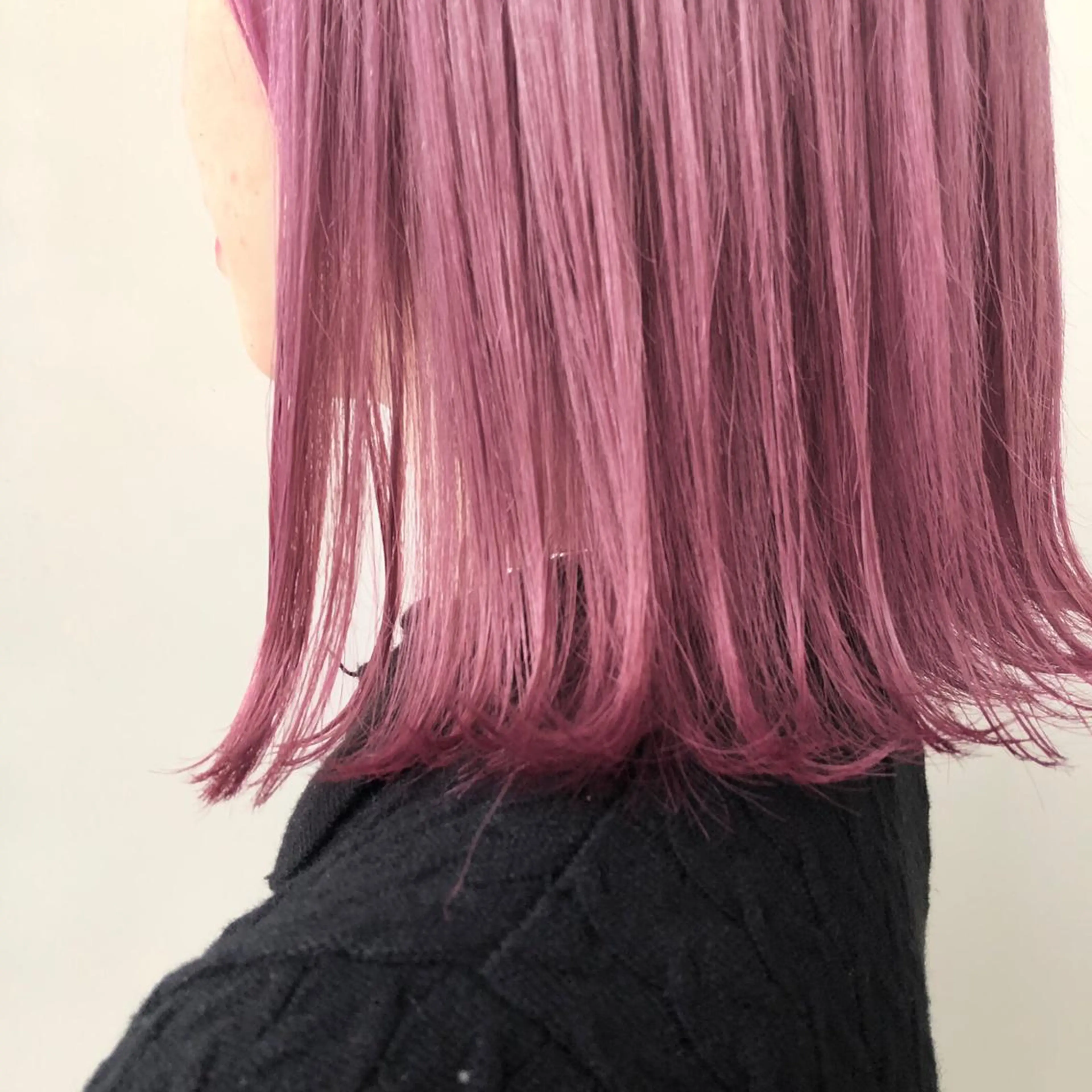 ミディアム カラー ANNA ／艶髪／ハイトーンのヘアスタイル