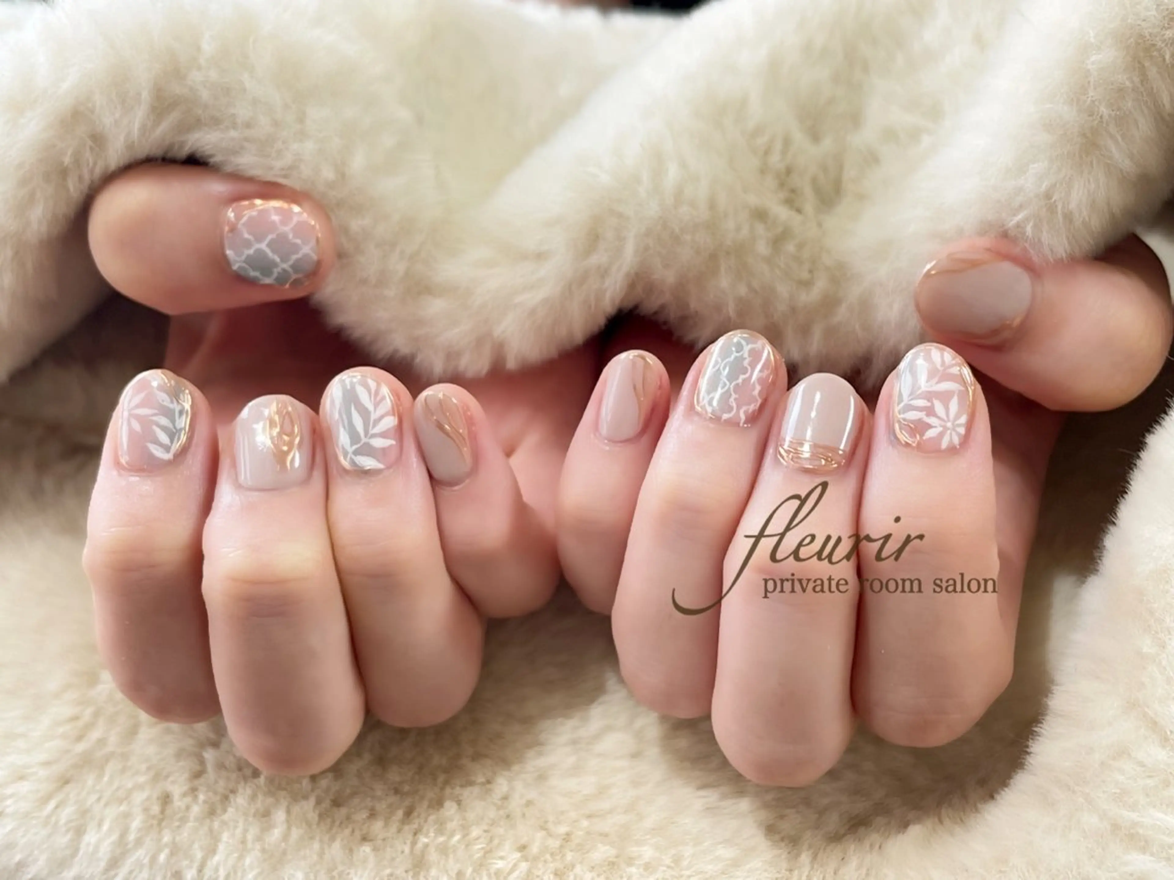 ネイル アートネイル ゴールド ミラーネイル フルリール 【プライベートサロンのネイルデザイン