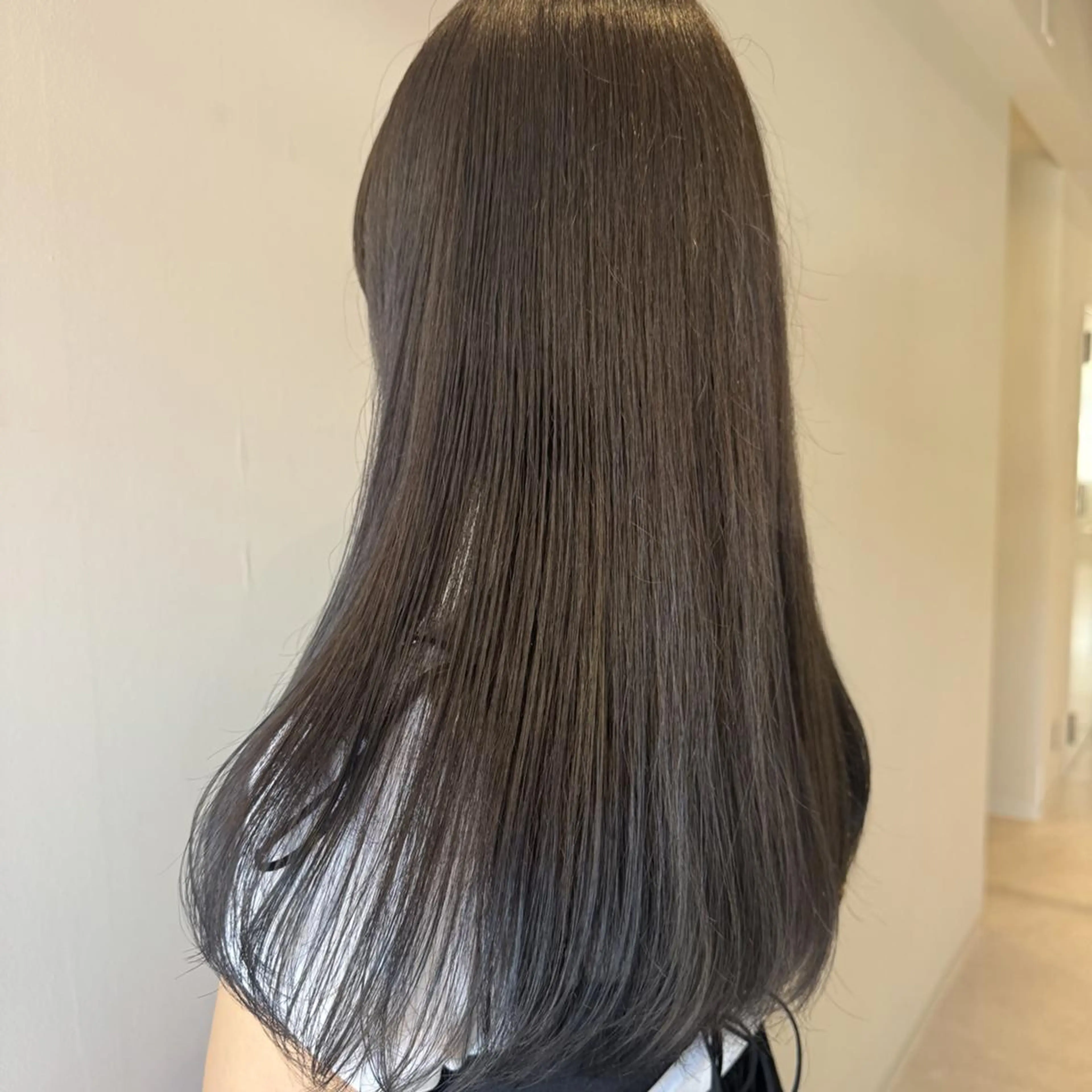 セミロング カラー DEEokazaki urasawaのヘアスタイル