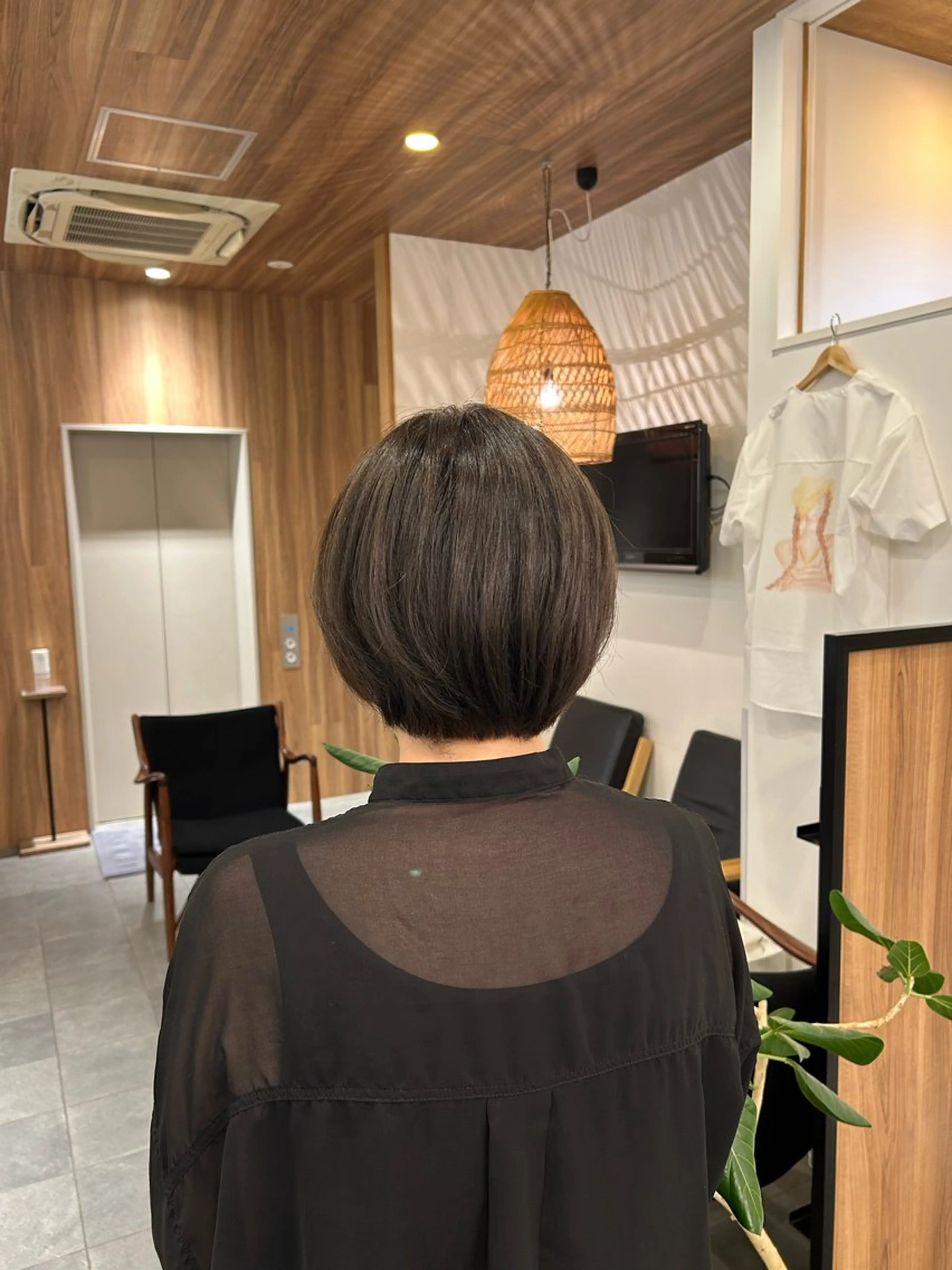 ショート カラー 透明感カラー 根本 琴子のヘアスタイル