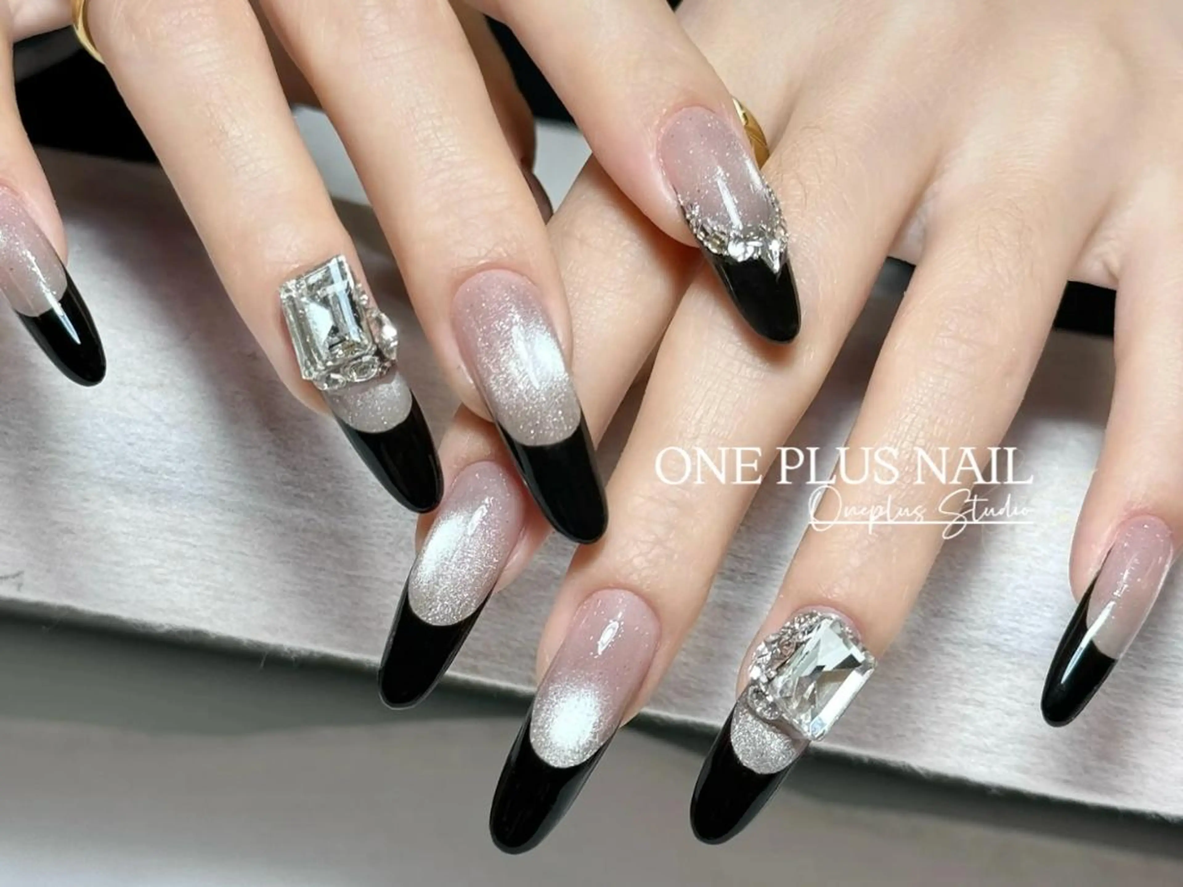 ネイル アートネイル オーロラネイル ガーリー キラキラネイル 韓国ネイル One plus StudioNailのネイルデザイン