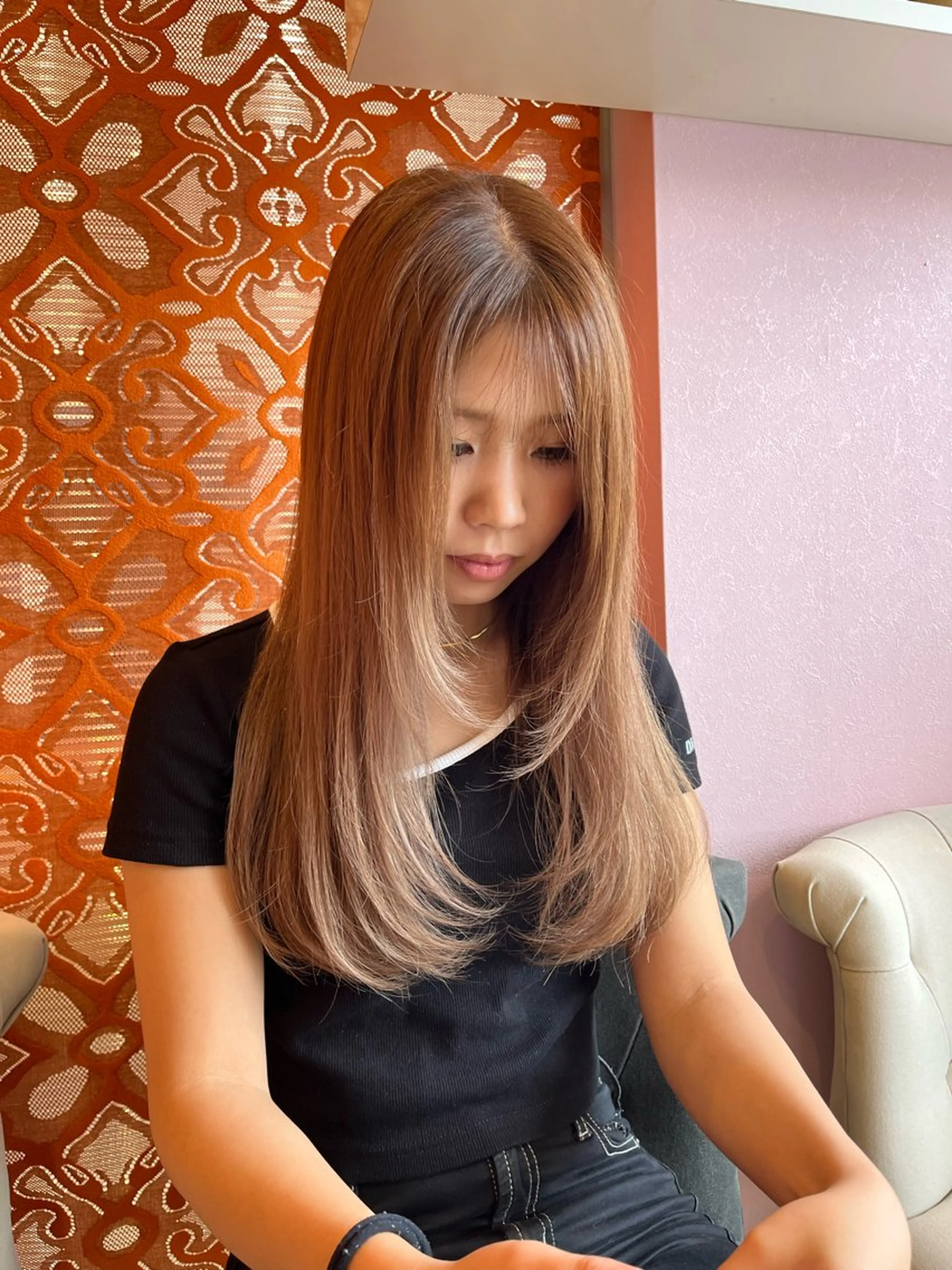 ロング カラー カット ヘアカラー トリートメント ☘️折戸結菜☘️ ハイトーンカラーのヘアスタイル