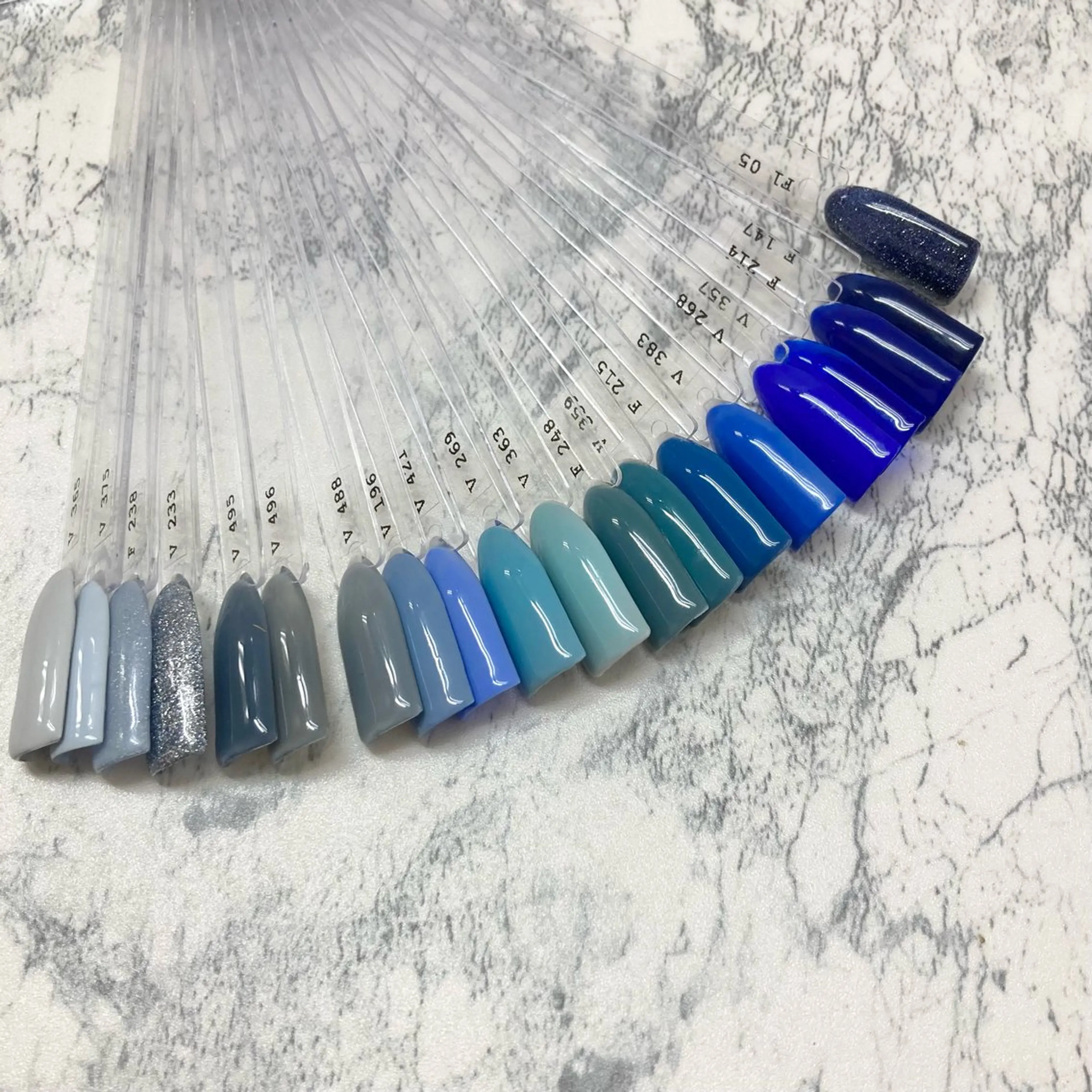 【ハンド】【オフなし】寒色カラーでワンカラー・ラメOKの写真