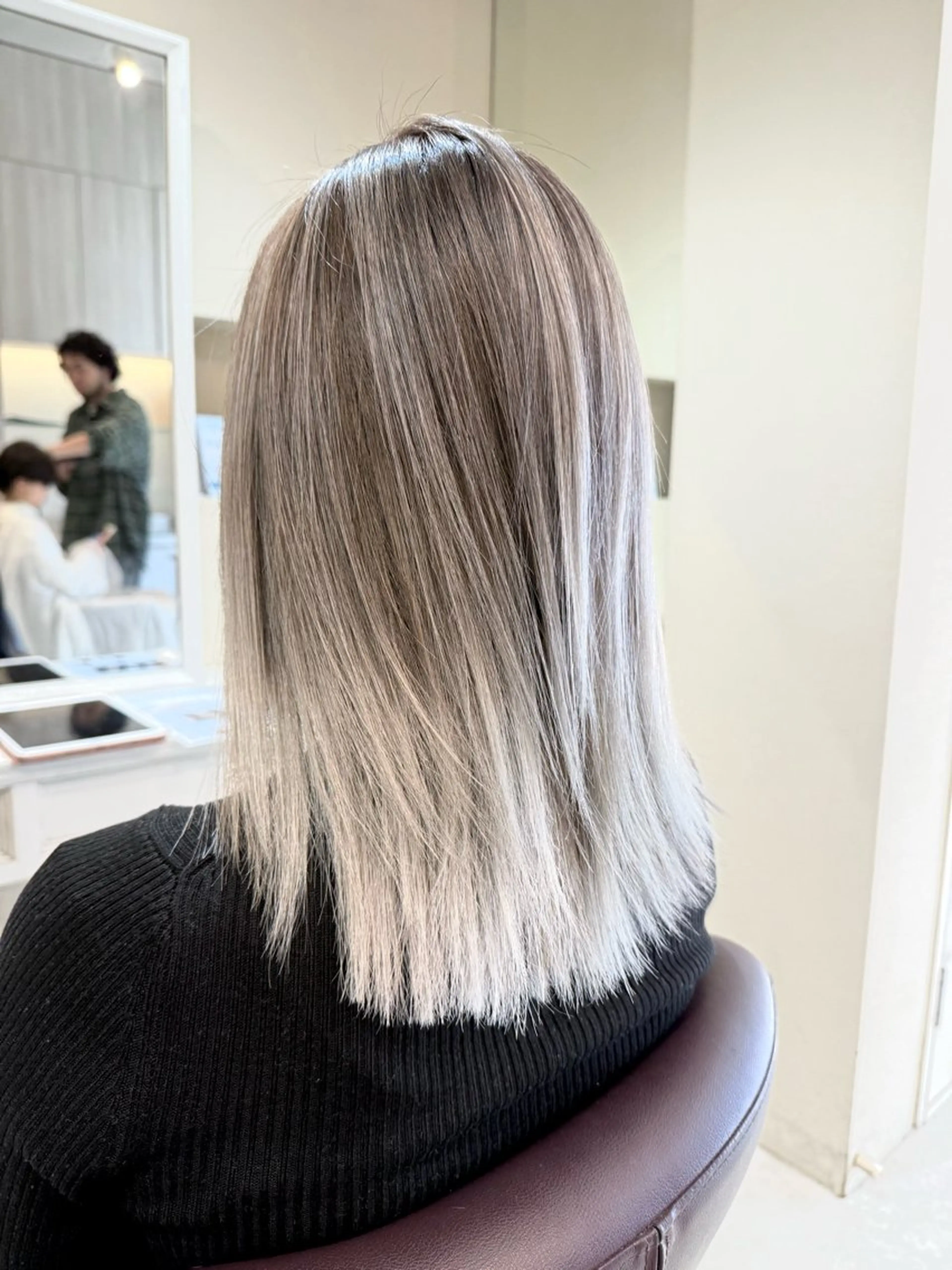 外国人風ホワイトバレイヤージュ+カット+TOKIOインカラミトリートメントの写真