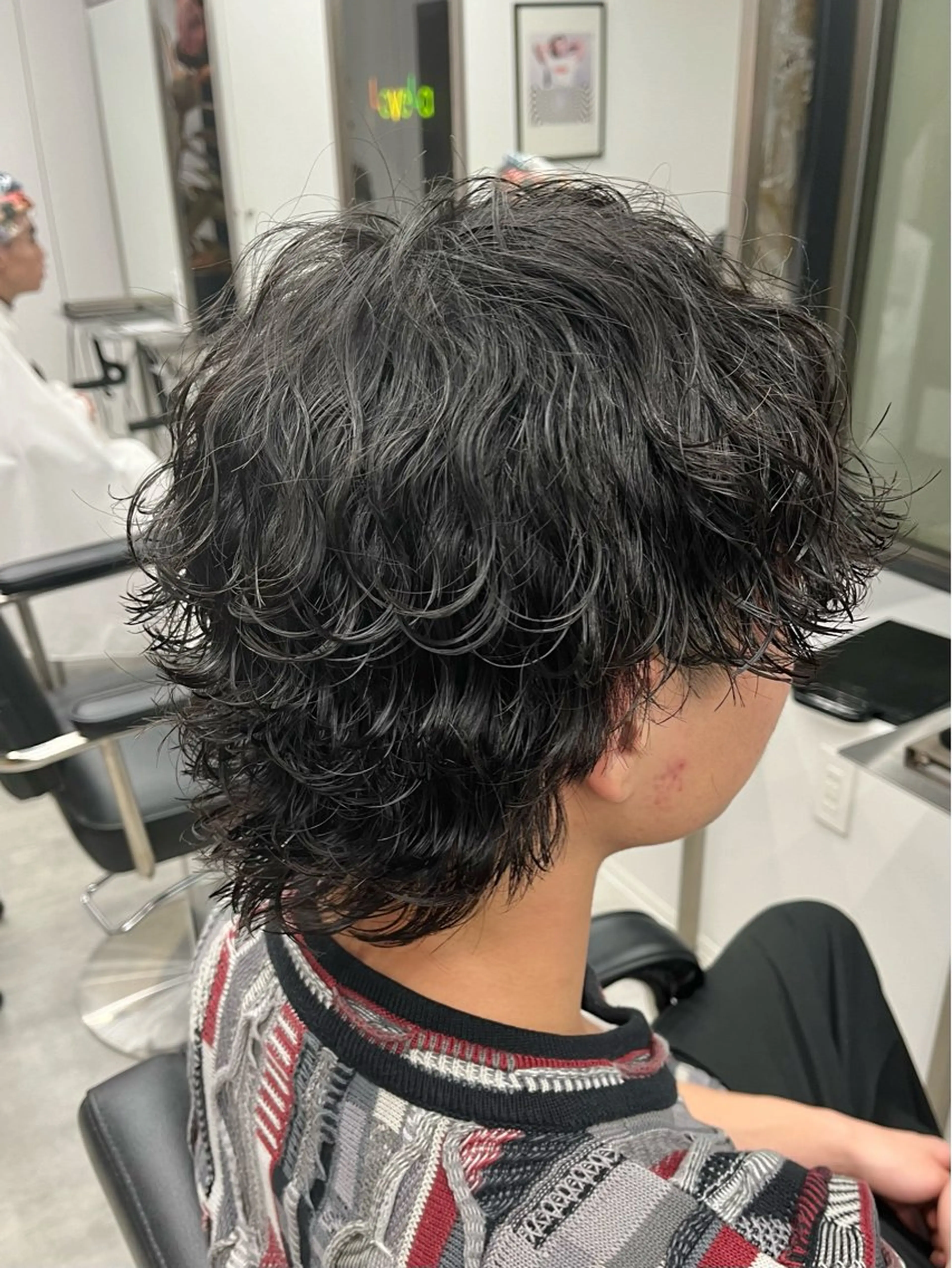 ミディアム パーマ メンズ ミディアムパーマ メンズパーマ 波巻きパーマ メンズウルフカット ウルフカット カット パーマ 新潟メンズパーマ 新潟駅/小田拓実のヘアスタイル