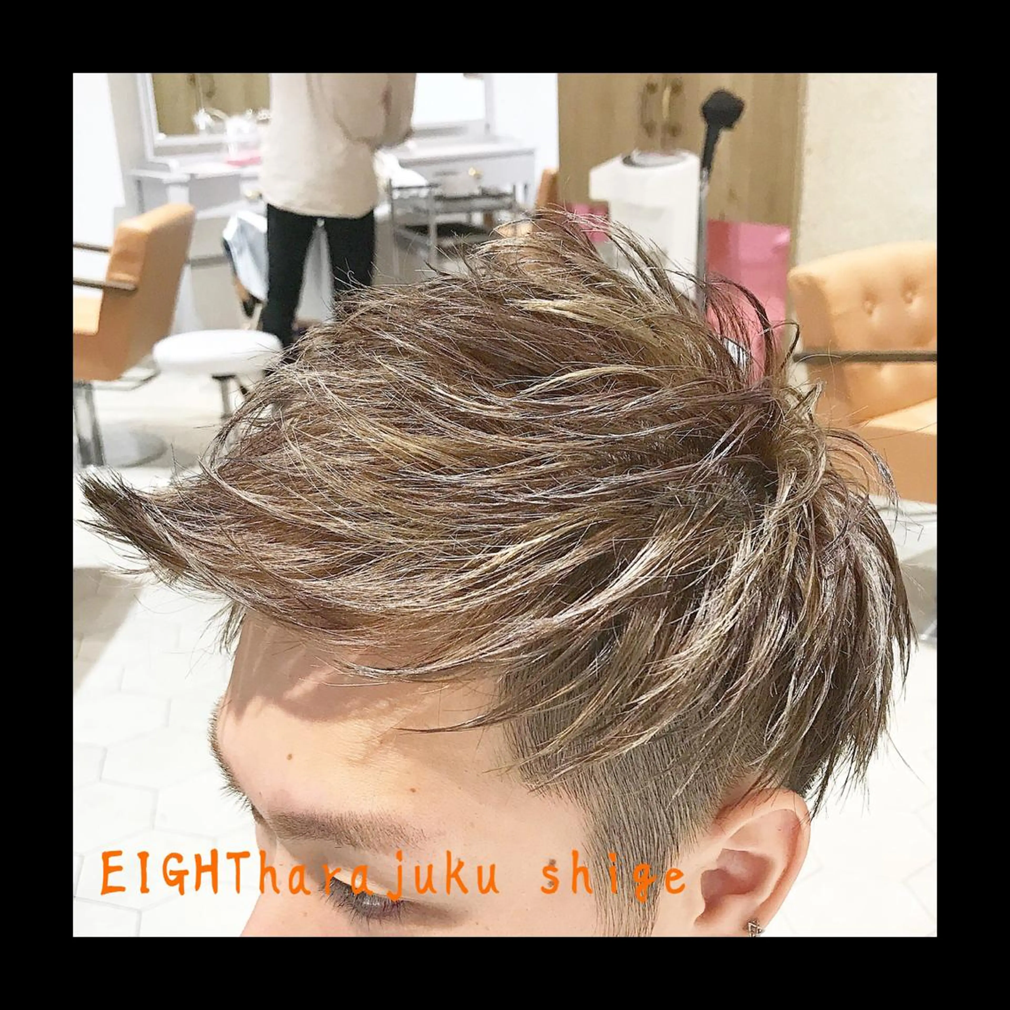 ショート カラー メンズ アップバング メンズハイライト ハイライトカラー ハイライト 及川シゲル 髪質改善講師のヘアスタイル