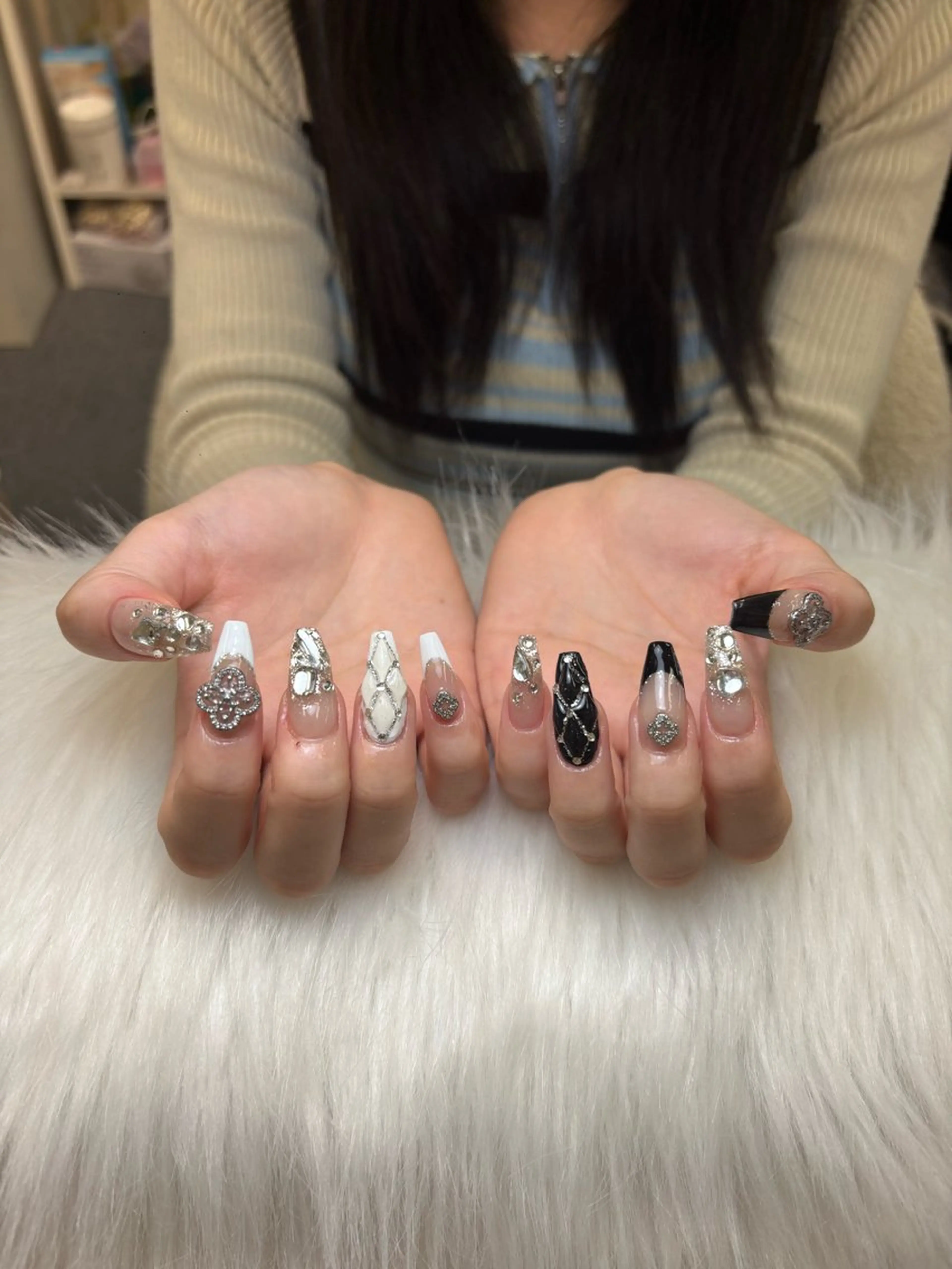 ネイル グラデーション キラキラネイル ワンカラーネイル 冬ネイル Jenn Nail Salonのネイルデザイン