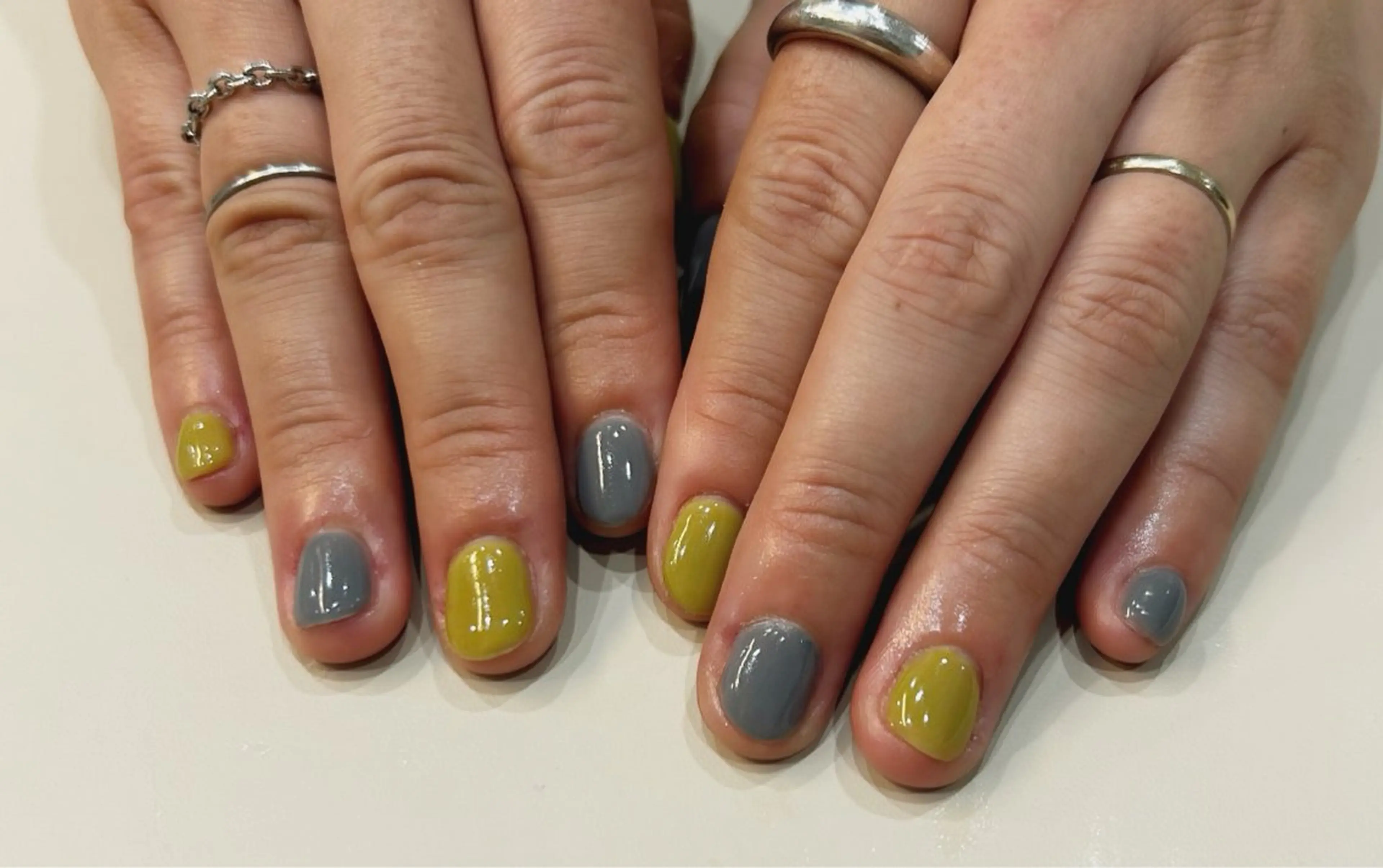 ネイル gratify心斎橋 松本のネイルデザイン