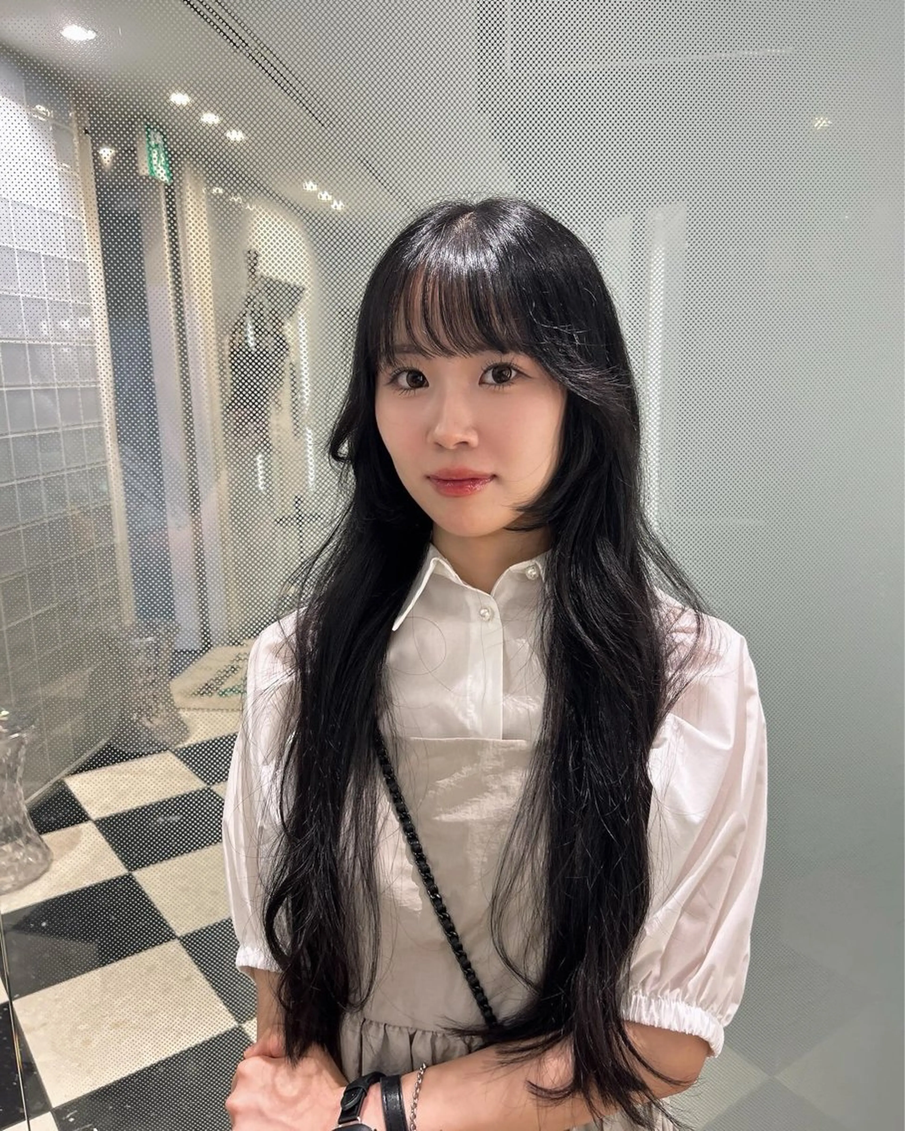 ロング 顔まわりレイヤー 顔周りカット レイヤーカット 大谷美佳/レイヤー カット/ツヤ髪のヘアスタイル