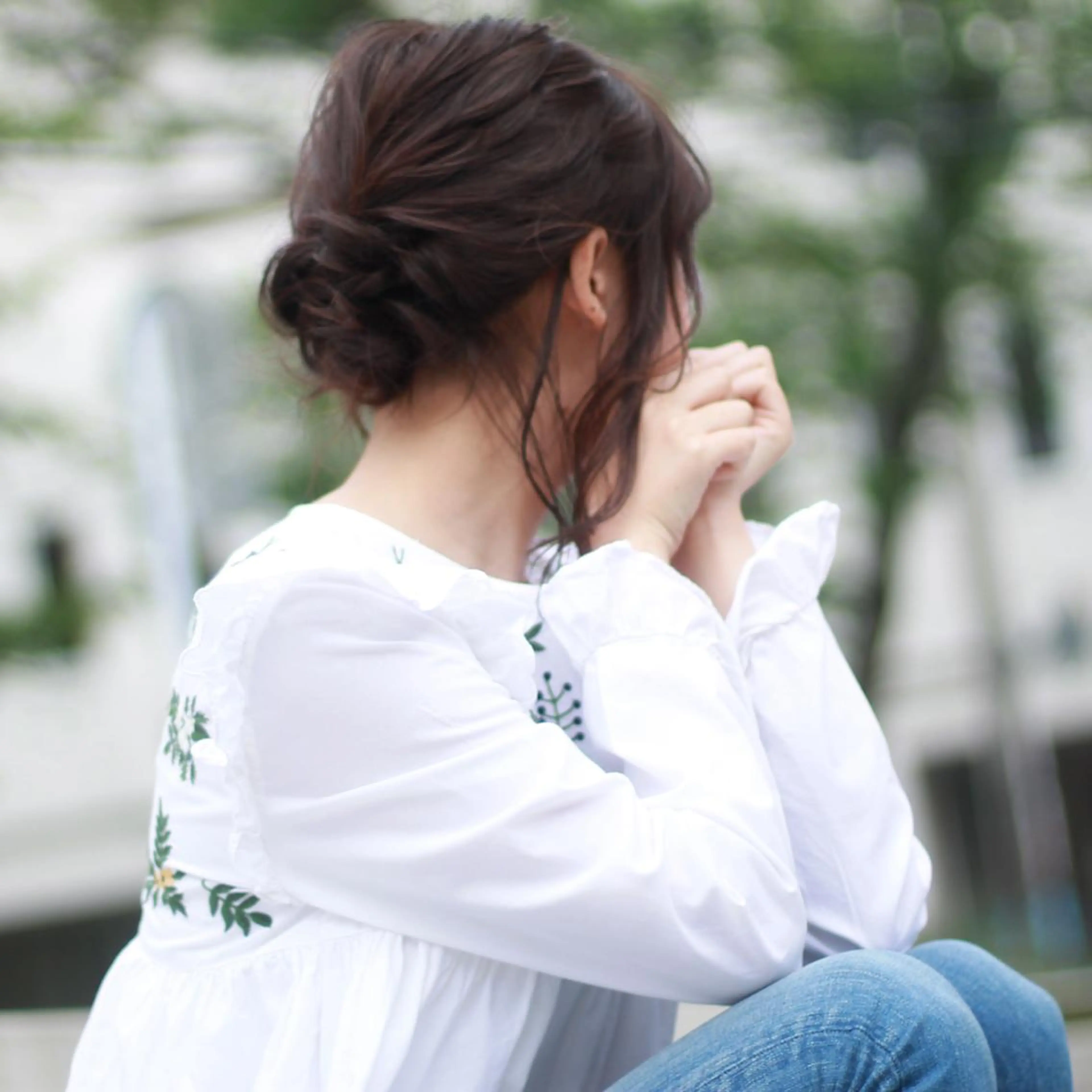 セミロング ヘアアレンジ お団子ヘア 薬院:今泉/上川美幸 大人ヘア/暗髪カラーのヘアスタイル