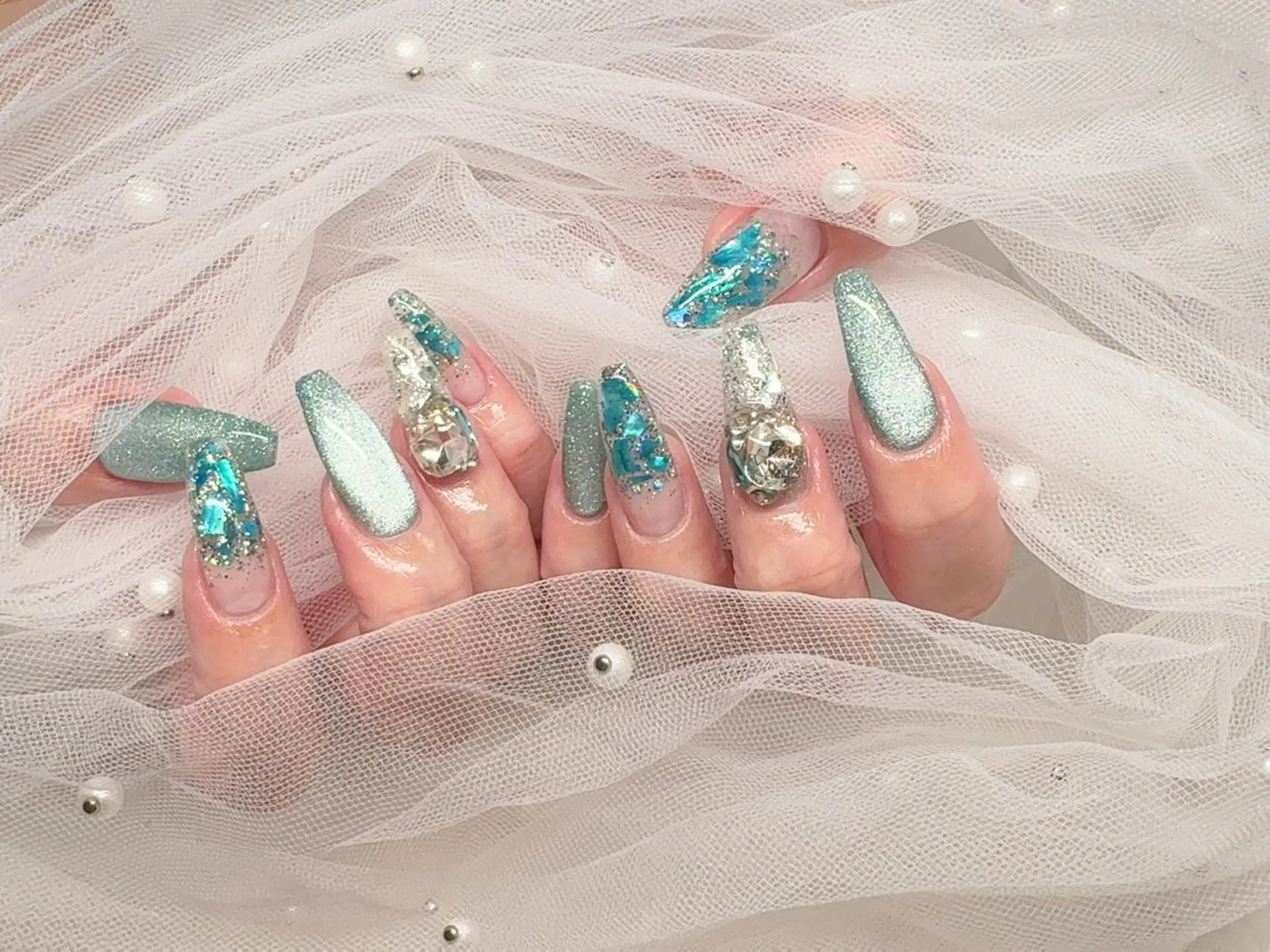 ネイル I-nailロング /ワンホン/キラキラのネイルデザイン