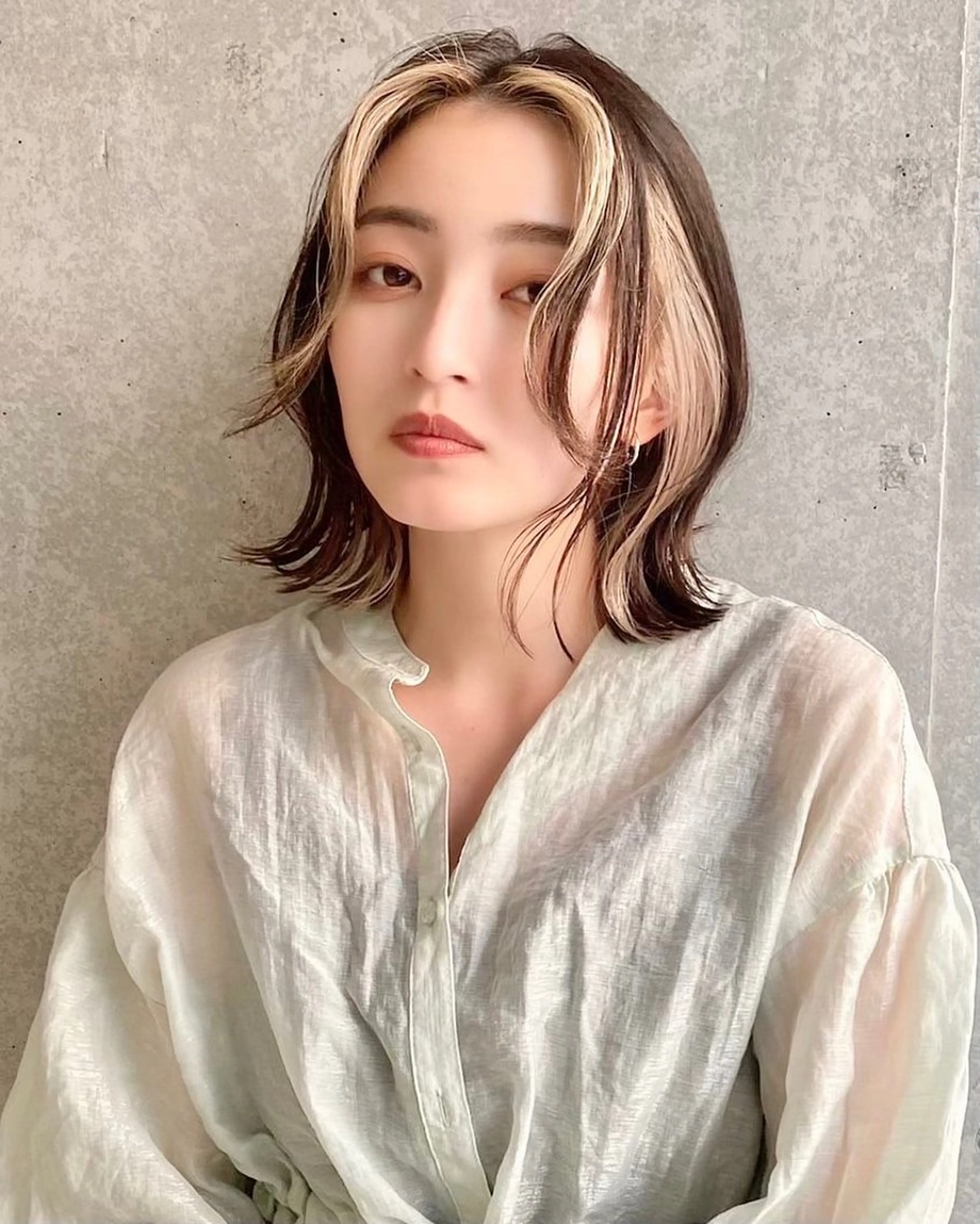 ミディアム カット 🫧ふくだ りな 🕊のヘアスタイル