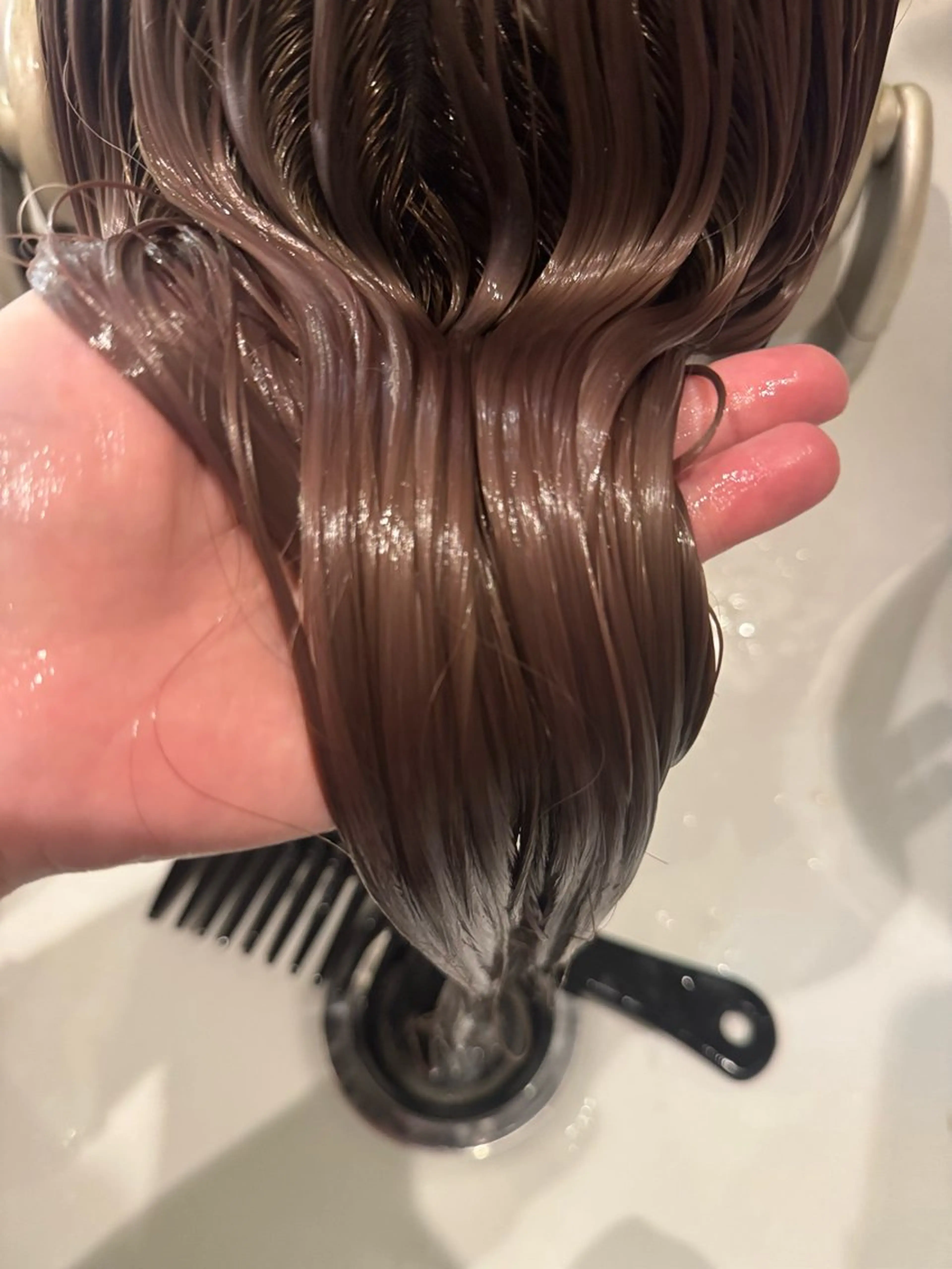 セミロング NICCOLO室見 Erinaのヘアスタイル