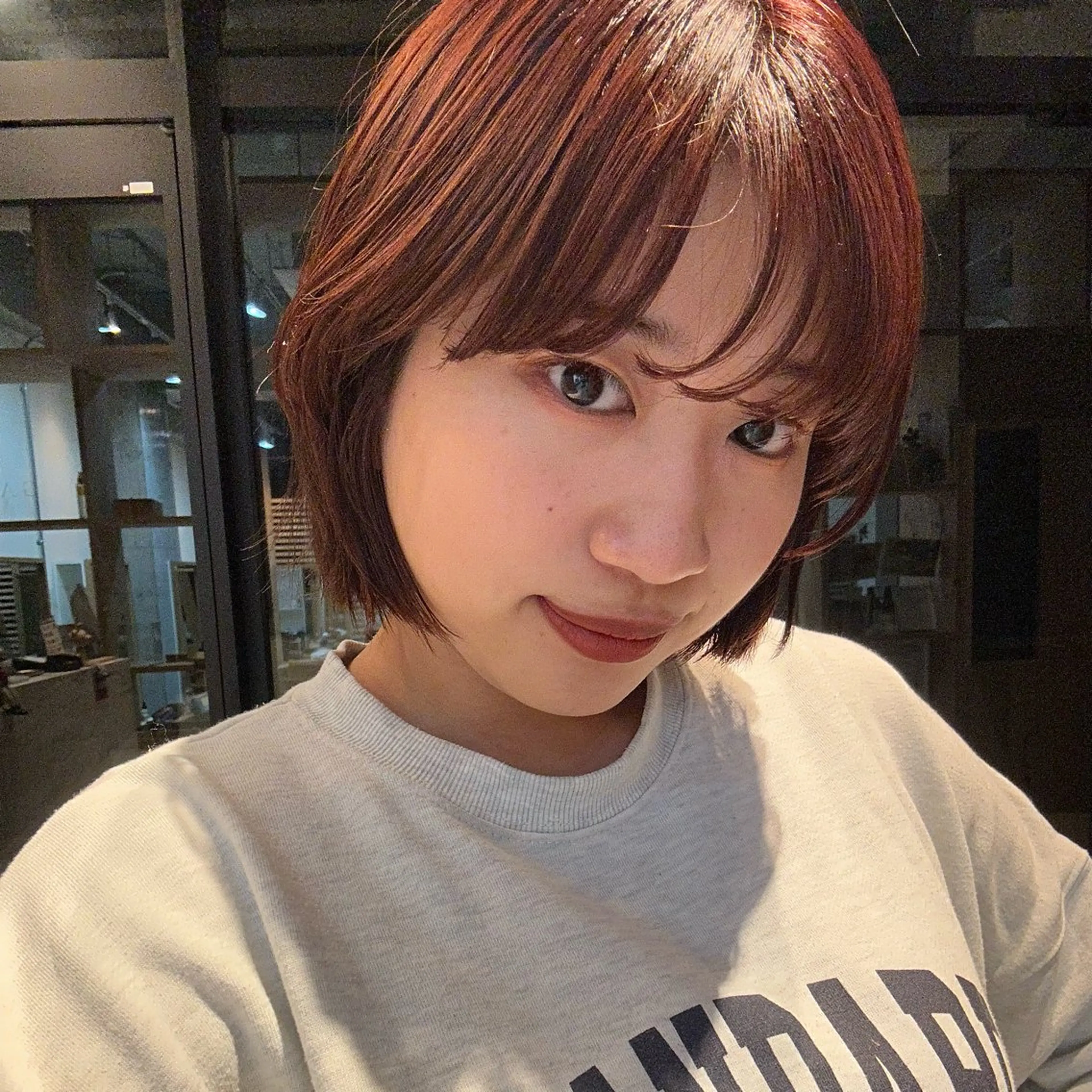 ショート カラー ブリーチ ダブルカラー ブリーチなしカラー ピンクカラー レッドカラー ボブ/レイヤー/ニュ アンスパーマ/小夏のヘアスタイル