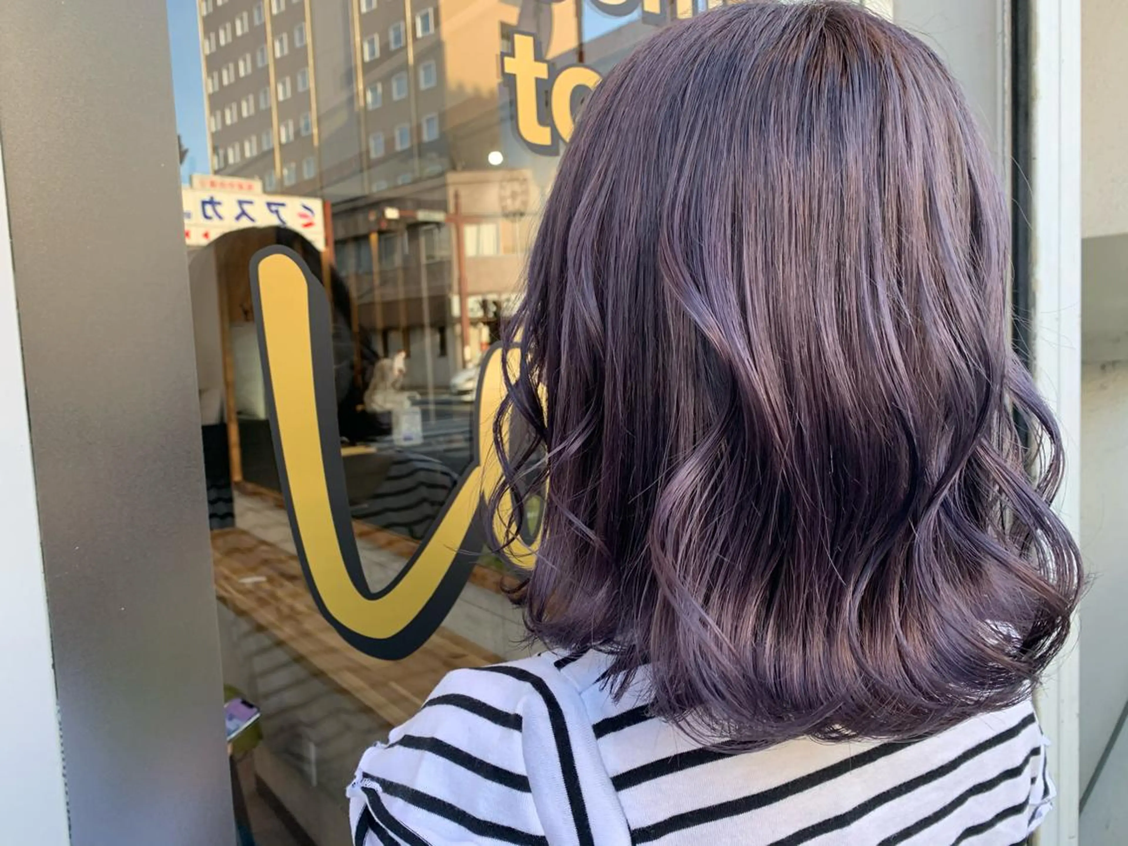 ショート カラー パーマ ヘアアレンジ メンズ キッズ ネイル マツエク・マツパ アイブロウ ラベンダーカラー 🤍韓国風/艶髪🤍 鳥越美羽のヘアスタイル