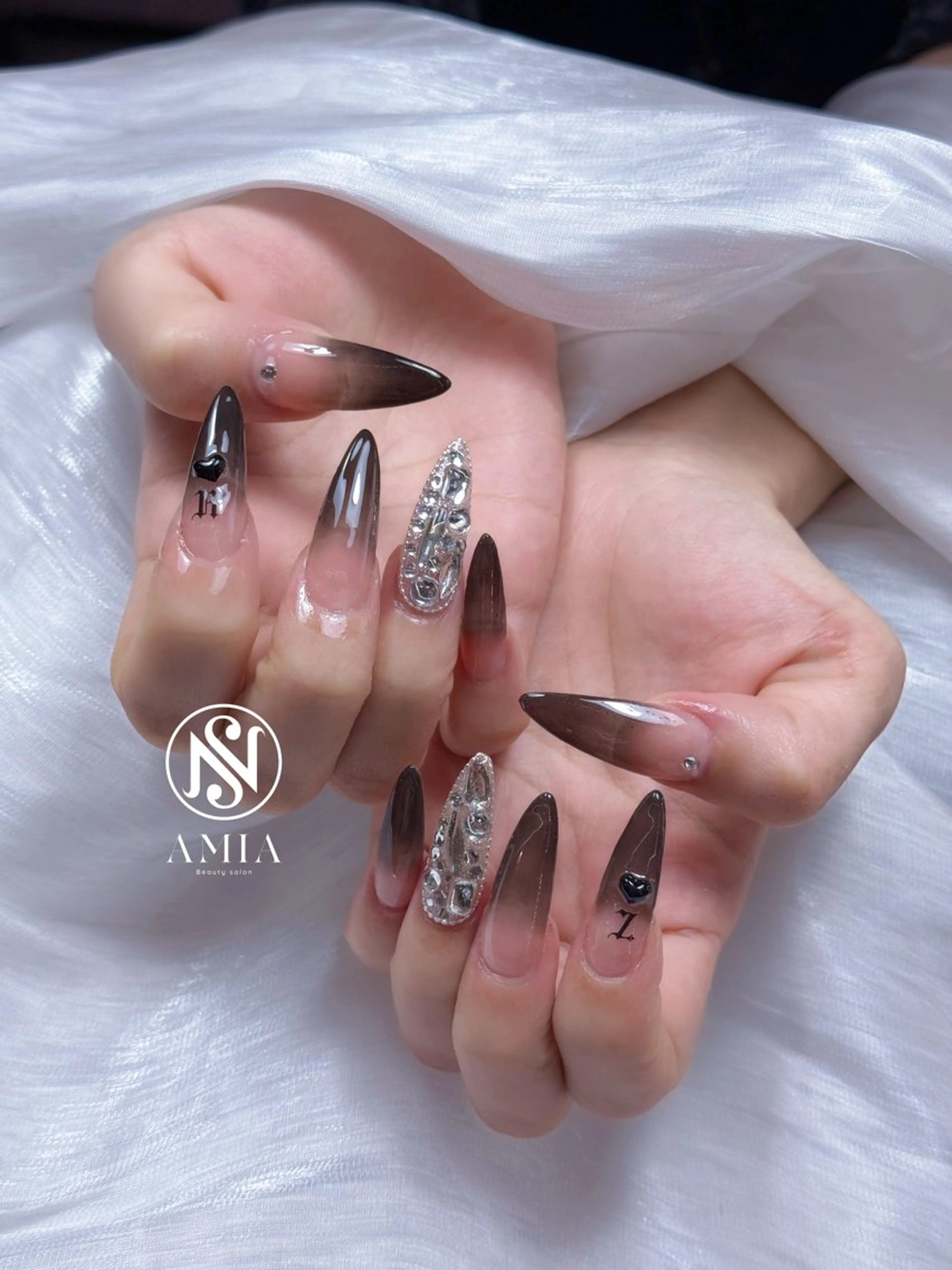 ロング ハンドネイル AMIA BEAUTY SALON所属・🌟AMIA BEAUTY🌟のネイルデザイン