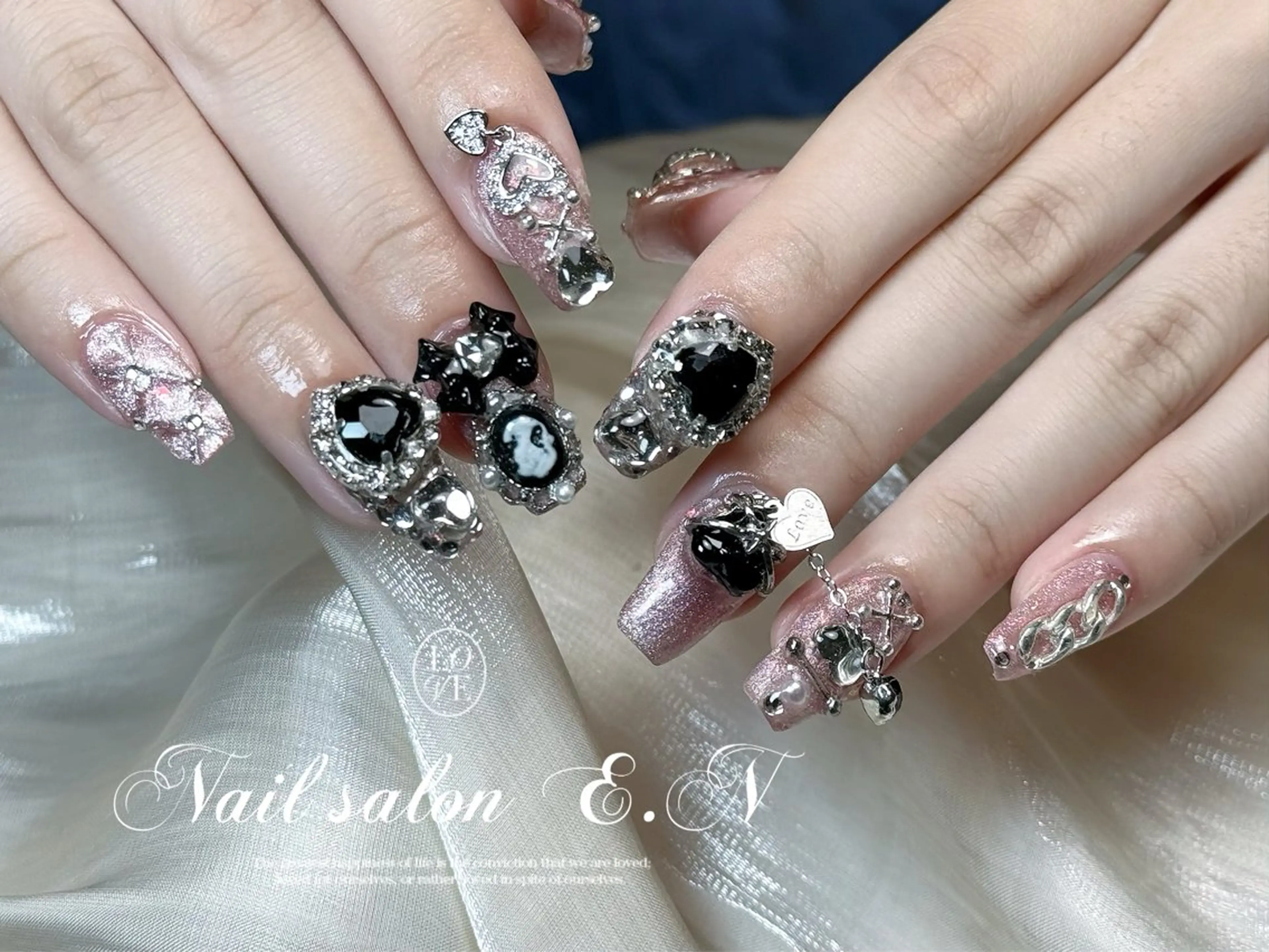 ネイル E.N🦋 長さ出し/持ち込みのネイルデザイン