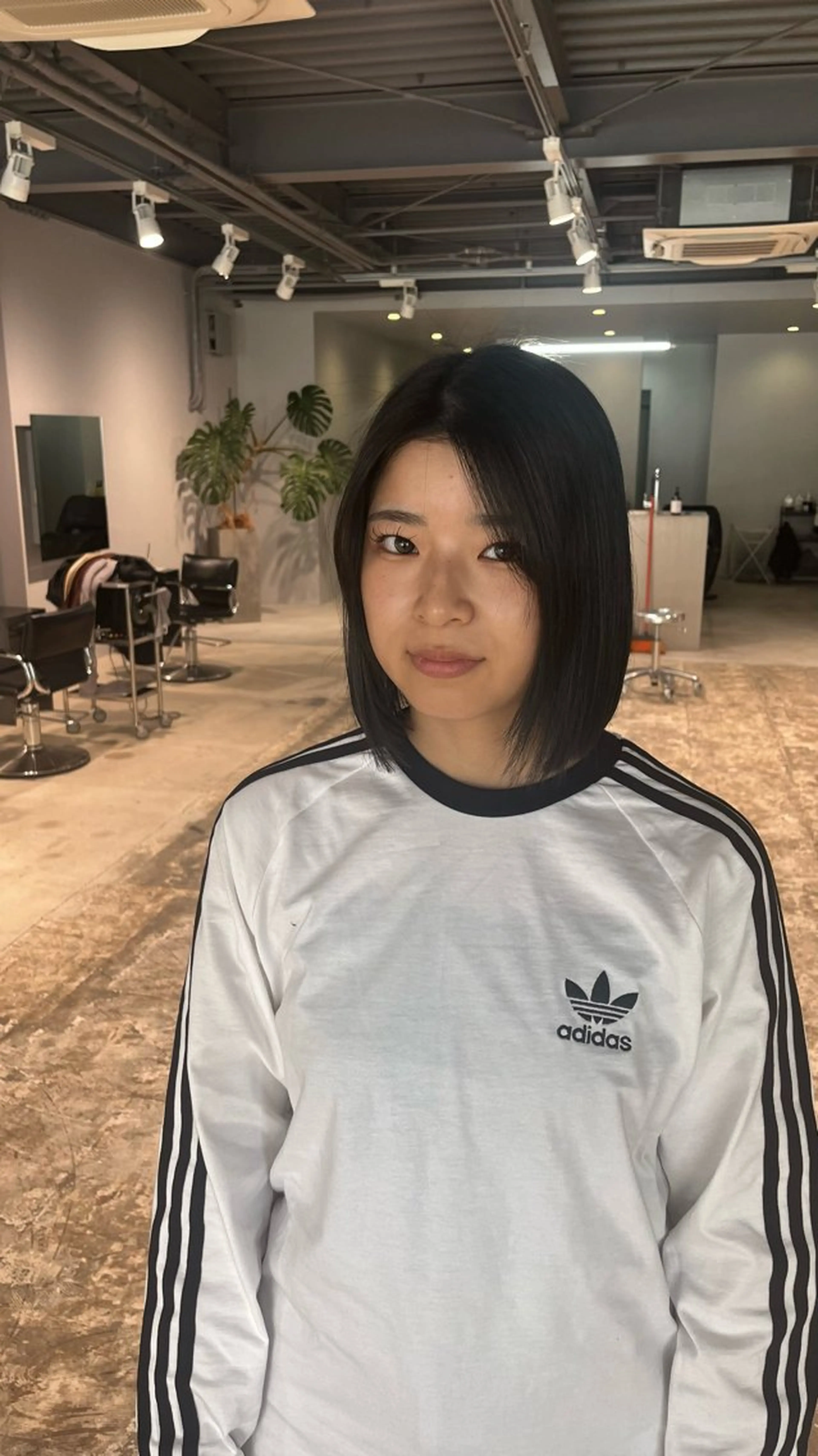 ミディアム カラー ヘアカラー one momokaのヘアスタイル