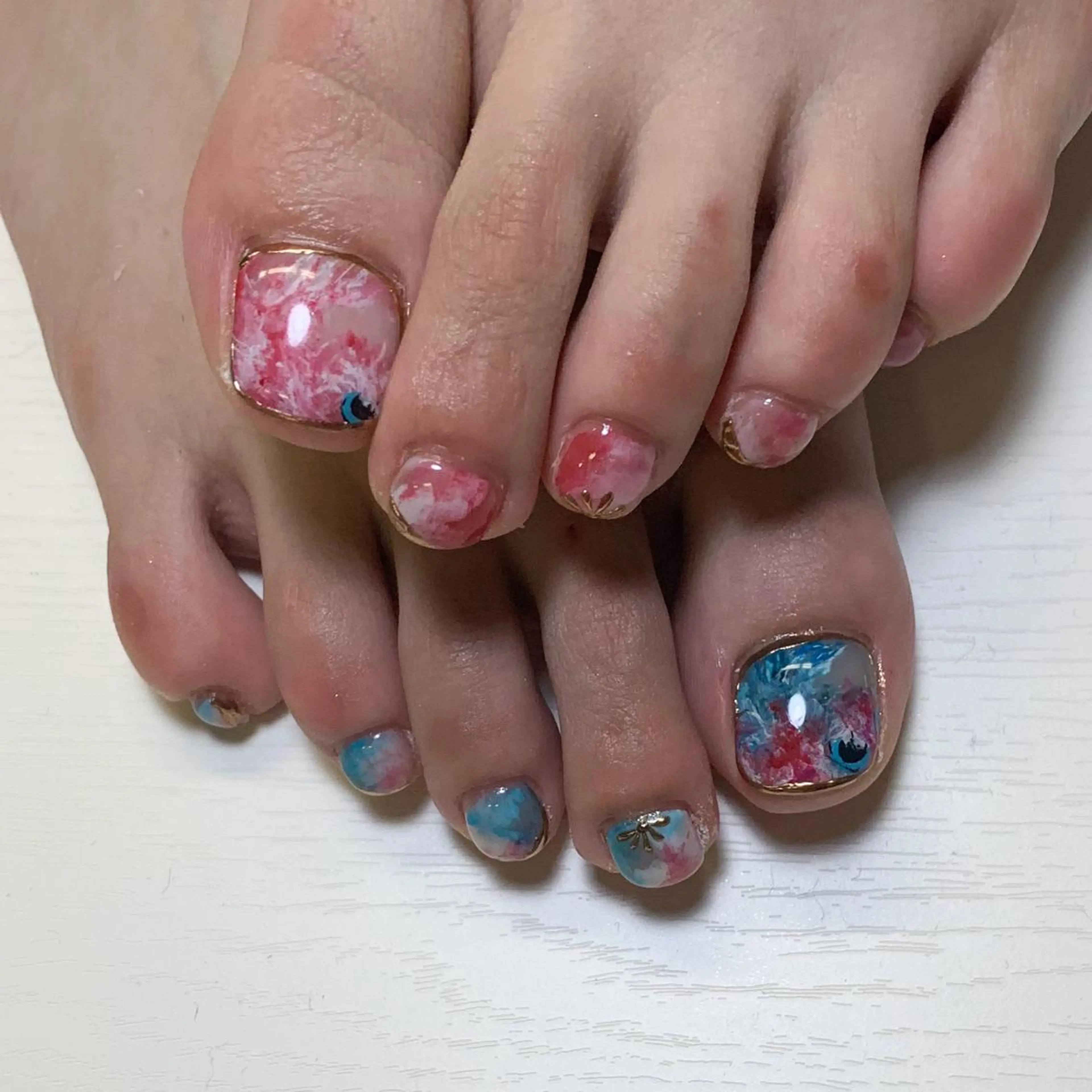 ネイル フットネイル FIORITURA aiのネイルデザイン