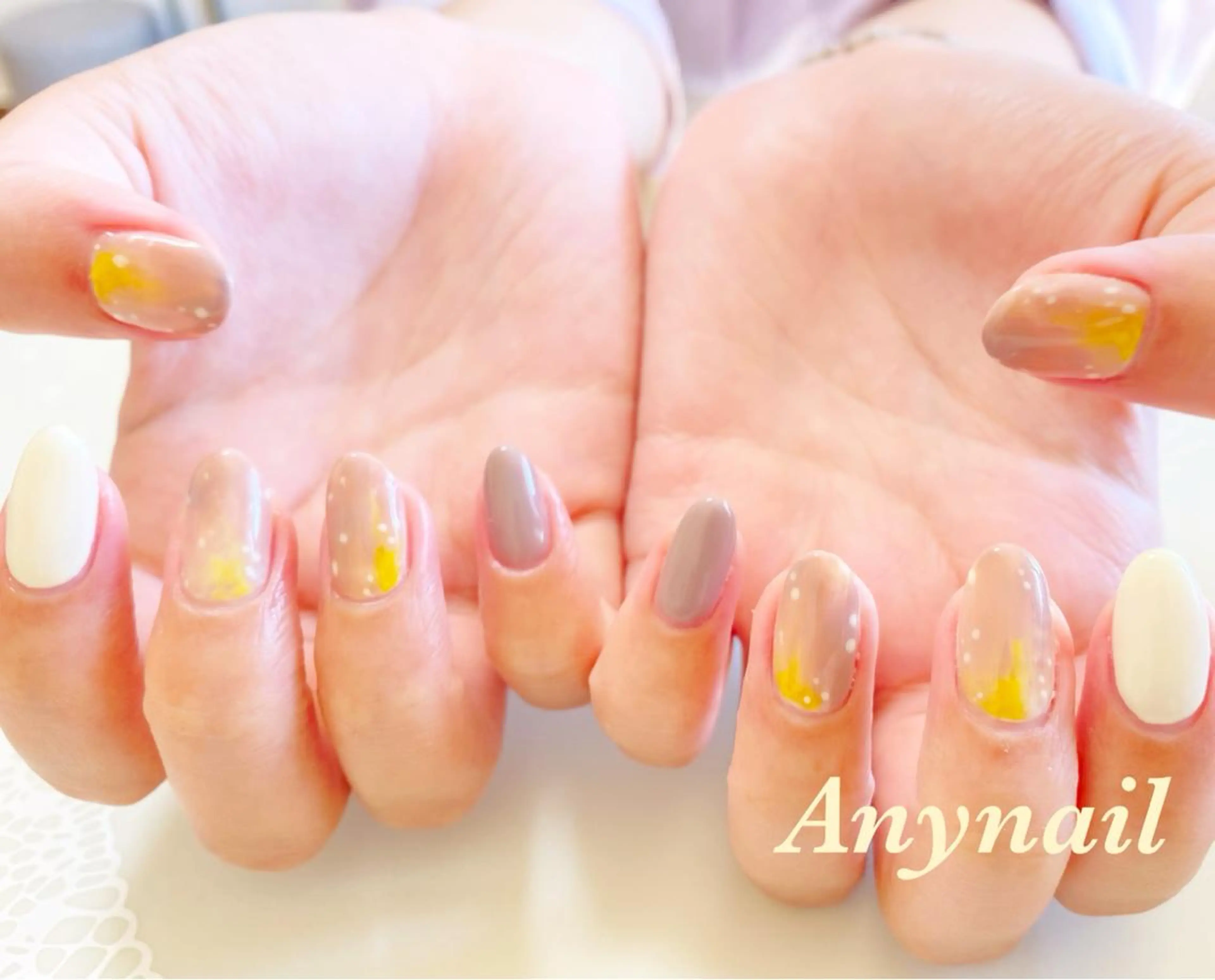 ネイル アートネイル ブルー ニュアンスネイル オフィスネイル 黄色 ハンドネイル 岩澤 恵子のネイルデザイン