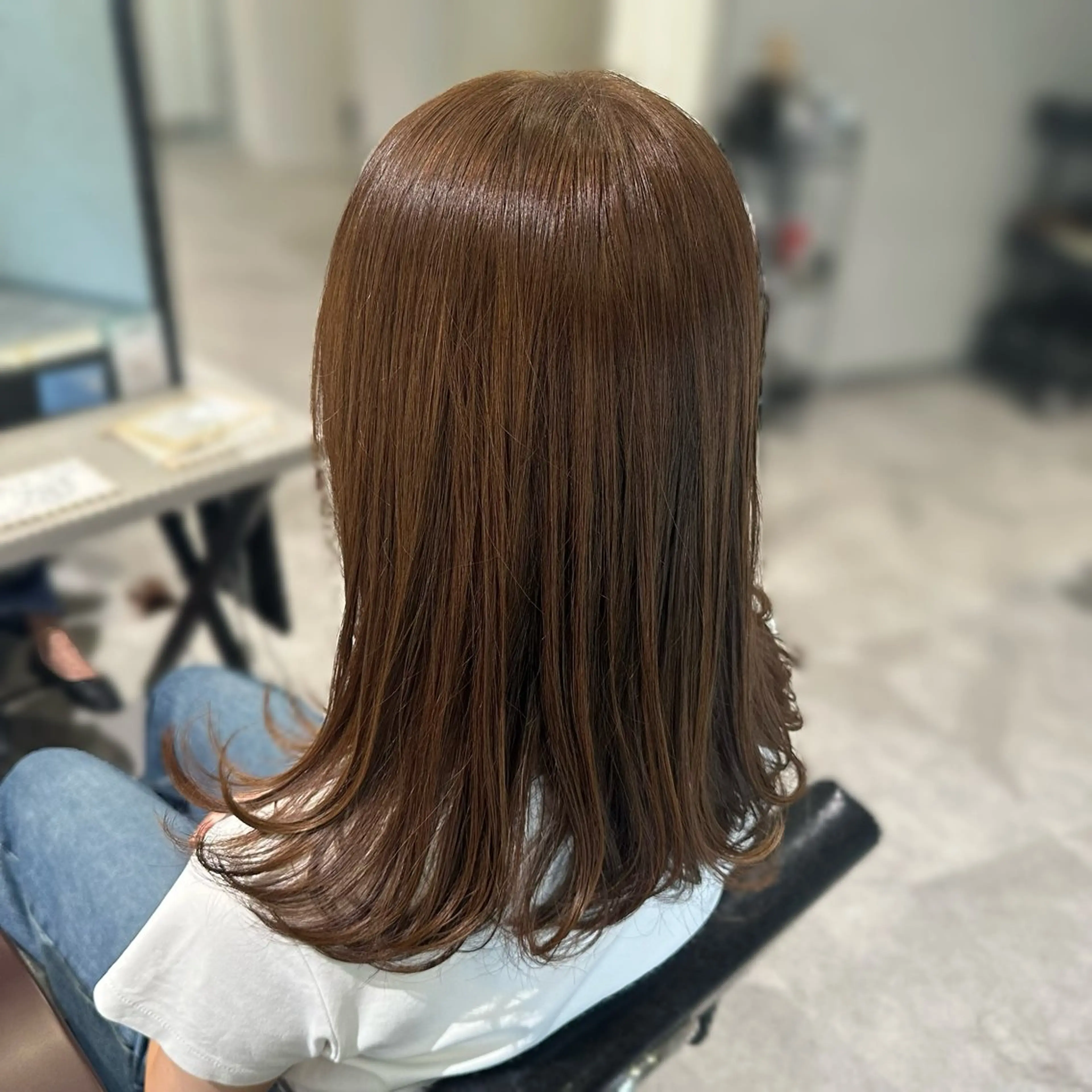 セミロング カラー ベージュカラー ブリーチ ブリーチなしカラー カット ヘアカラー トリートメント 岩本みるか/ 暖色カラー/ベージュのヘアスタイル