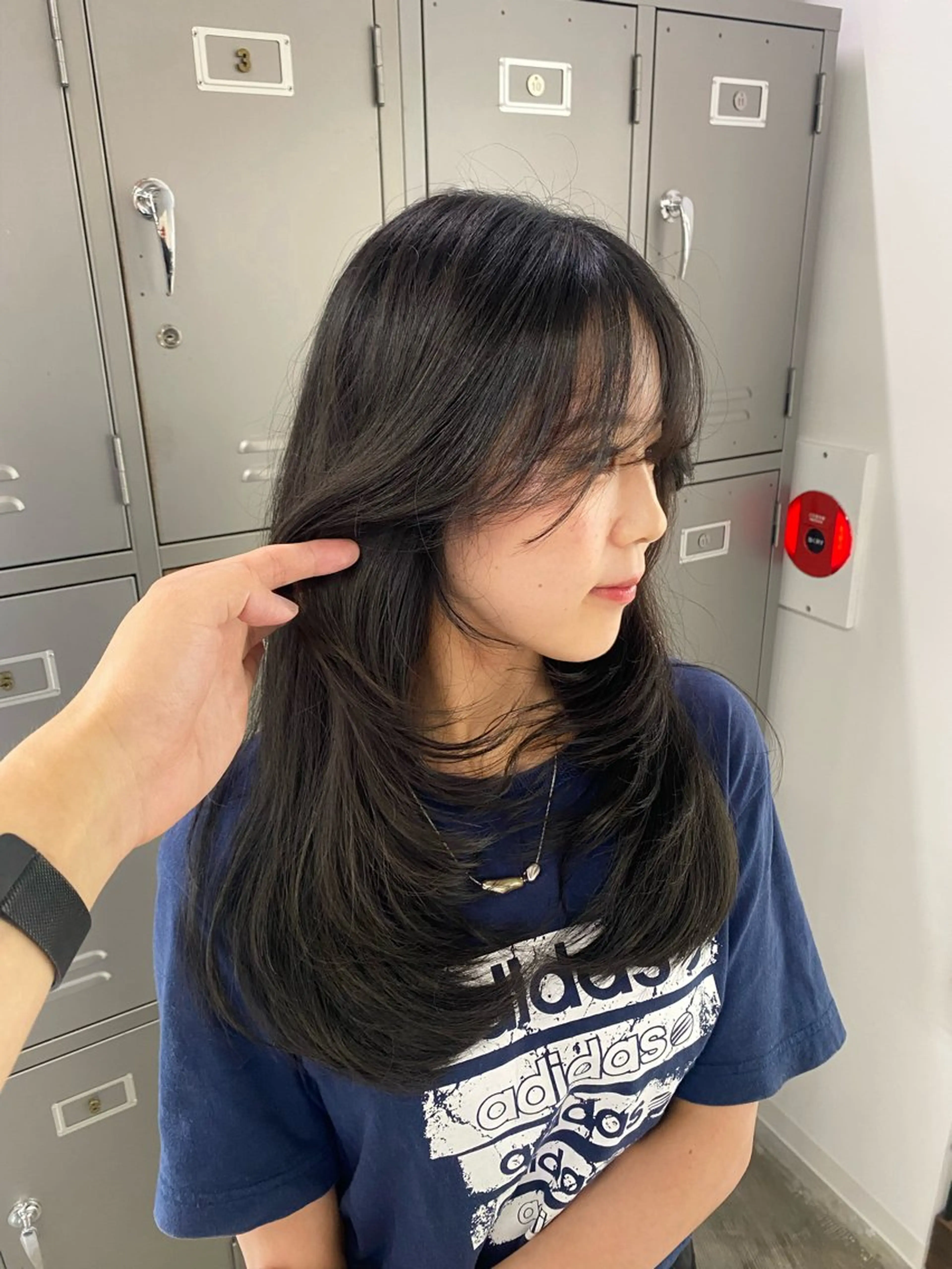 セミロング カラー オリーブカラー レイヤーカット かみしー sopiのヘアスタイル