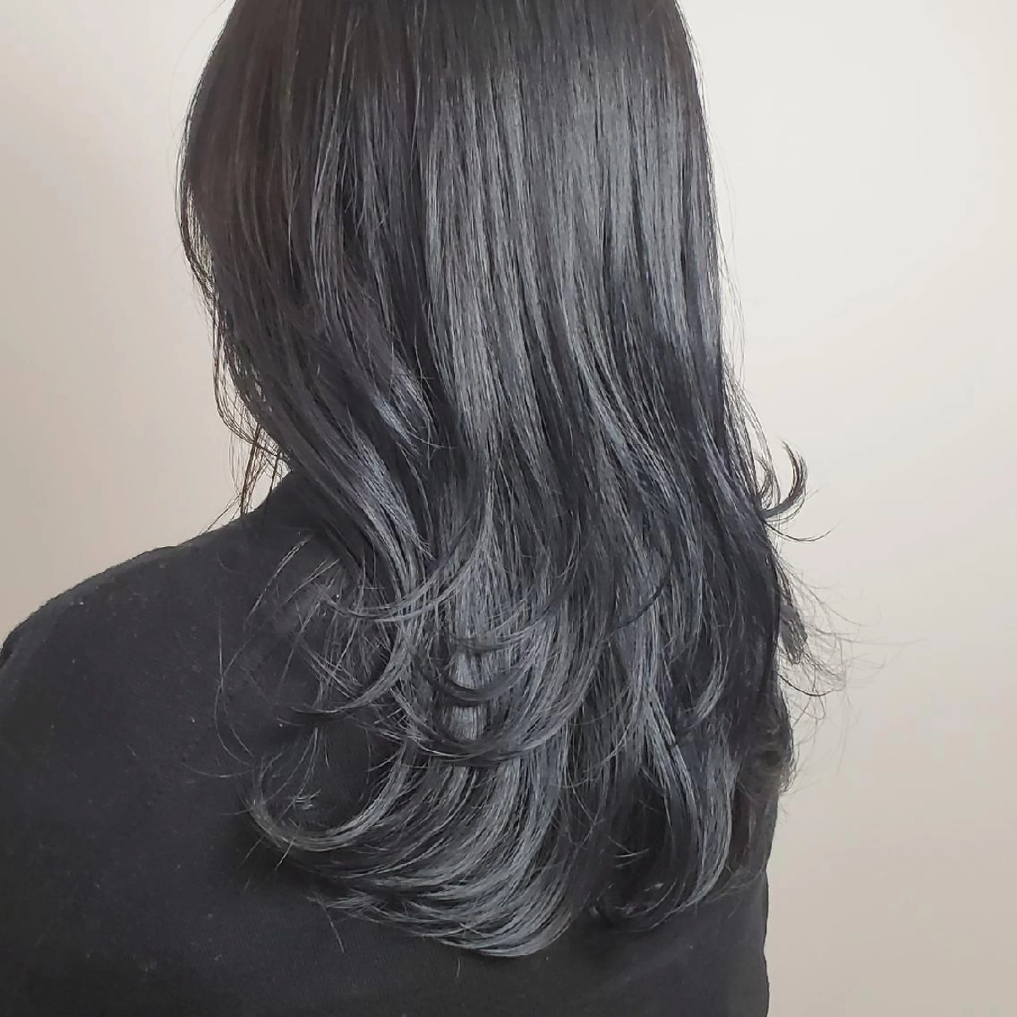 セミロング カラー 黒髪 ブルーカラー ブルーブラック 韓国風ヘア レイヤーカット 韓国レイヤー　 suzuのヘアスタイル